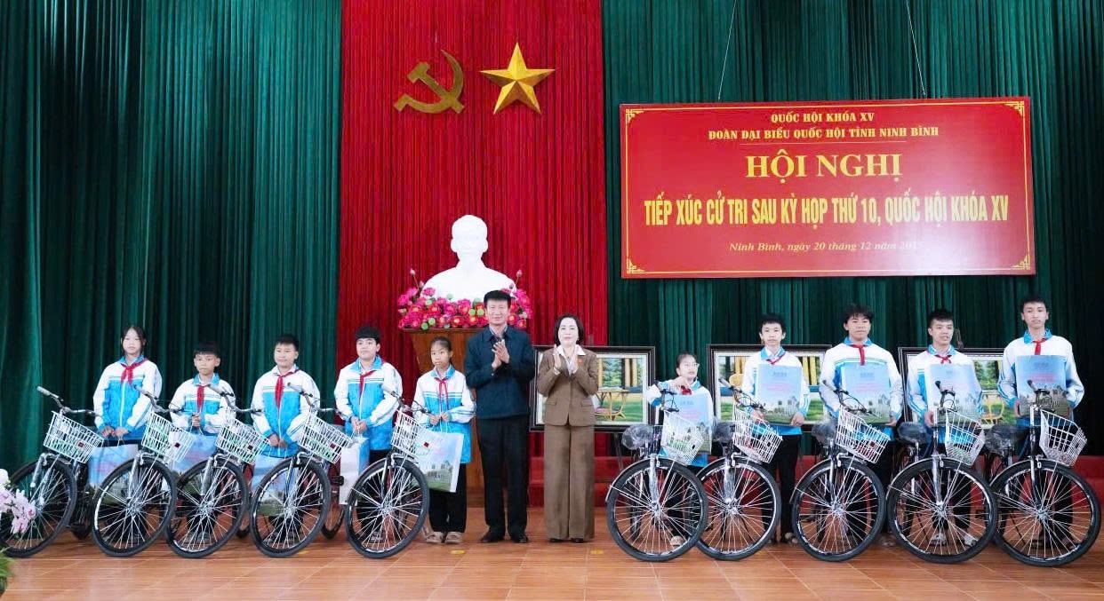 z7346142988530_9ecc7c7b3248a14c46ca28dca7c67c08.jpg