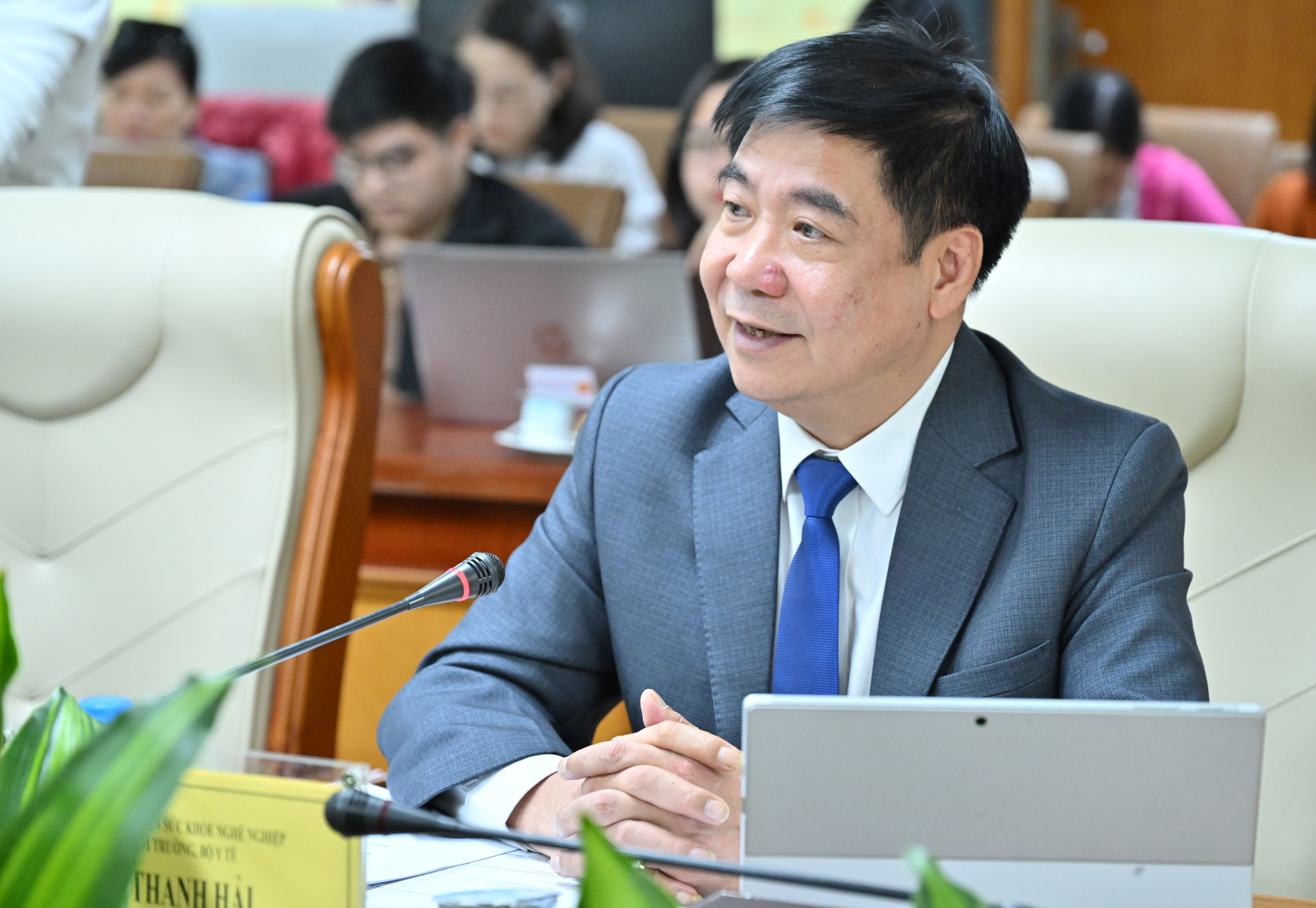 Viện trưởng Viện Sức khỏe nghề nghiệp và môi trường, Bộ Y tế Ông Lê Thanh Hải phát biểu tại tọa đàm. Ảnh: Quang Khánh