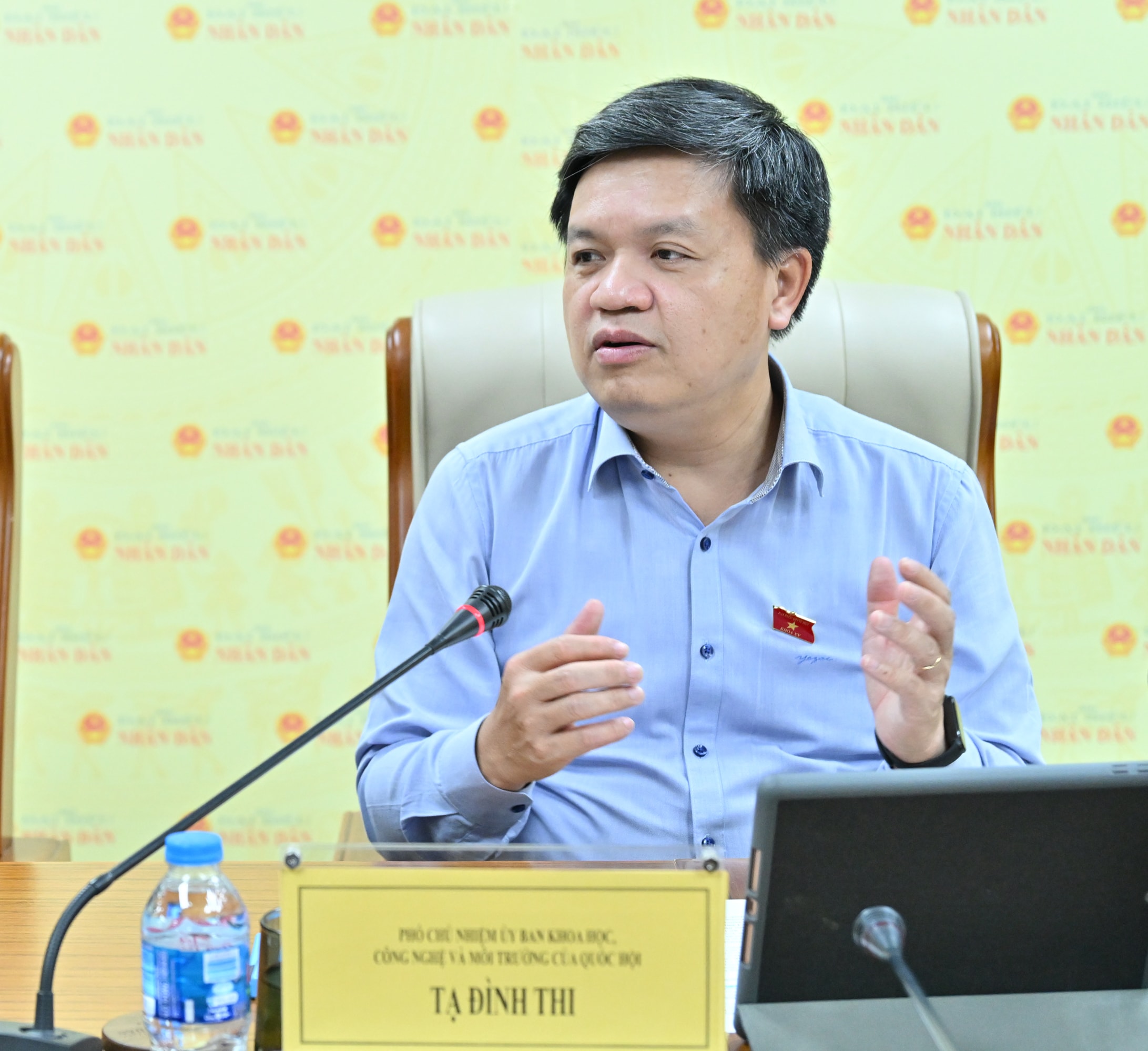 Phó Chủ nhiệm Ủy ban Khoa học, Công nghệ và Môi trường Tạ Đình Thi phát biểu tại tọa đàm.