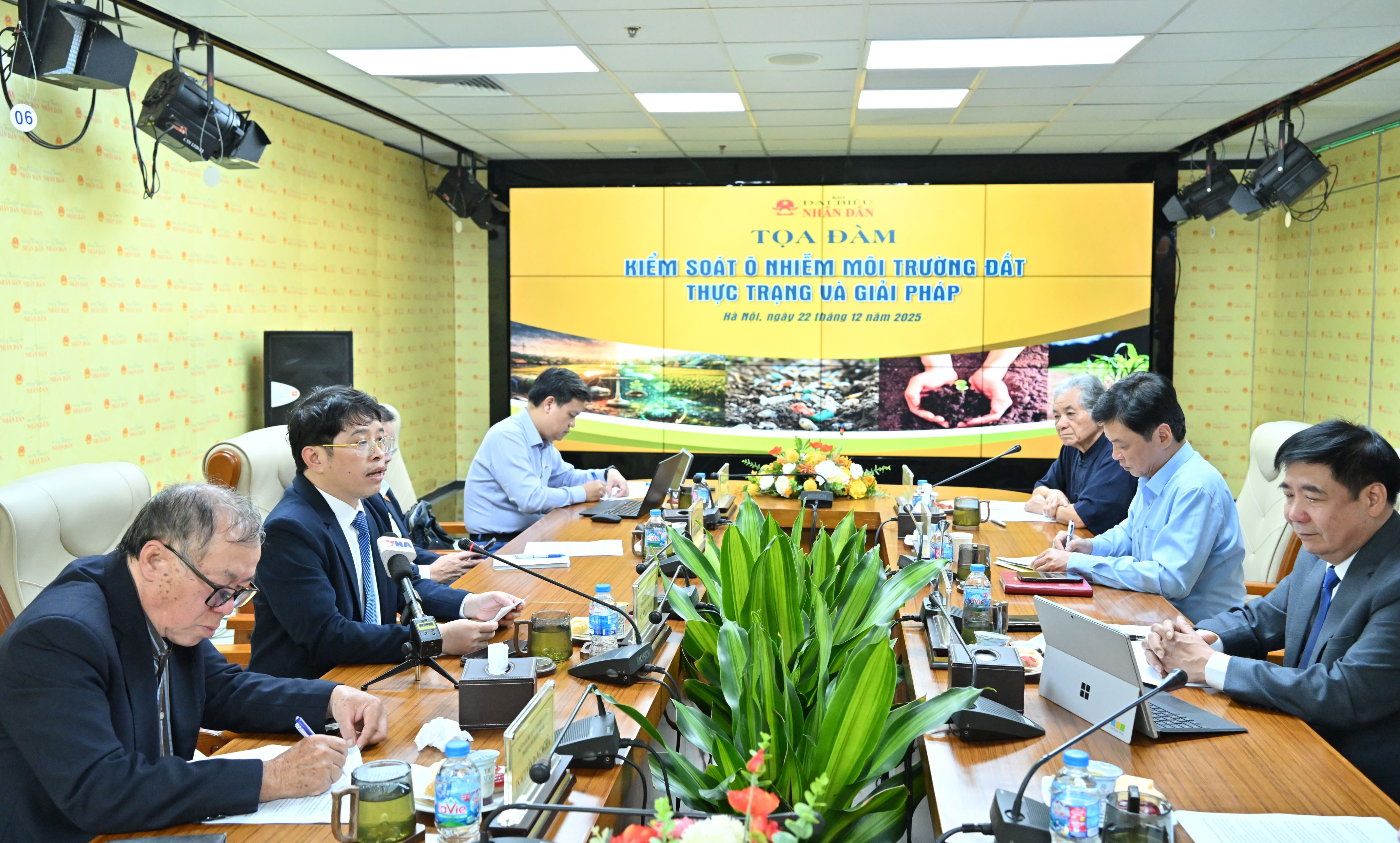 Toàn cảnh tọa đàm