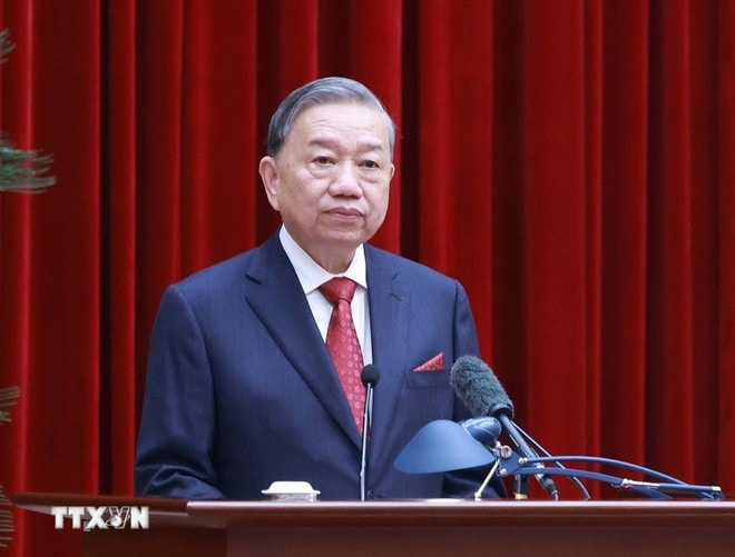 mediavietnamplusvn-images-ca6baca299c3055392a240b38525fedfa09129b9d6436626c5e8605f28a2add39045fca29530c7eadb36ee3e8fb6a2abdfe63adff6e9d8c60ccc32317f4e19f9-be-mac-hoi-nghi-lan-thu-15-2.jpg