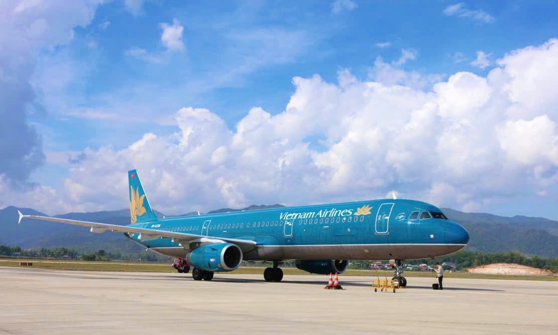 2. Chuyến bay mang số hiệu VN1160 khởi hành từ sân bay Tân Sơn Nhất đã hạ cánh thành công xuống sân bay Điện Biên.