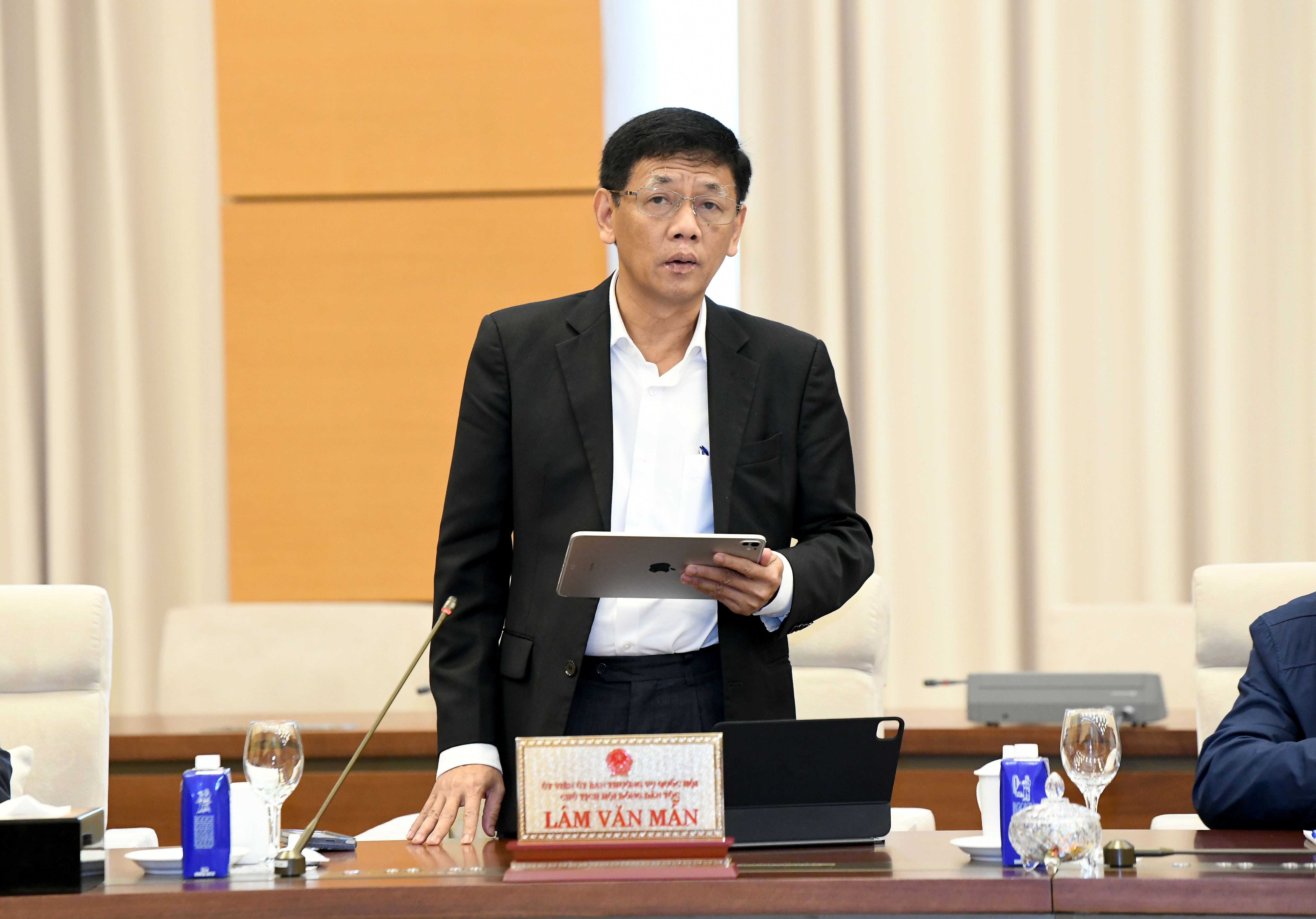 Chủ tịch HĐDT Lâm Văn Mẫn.2