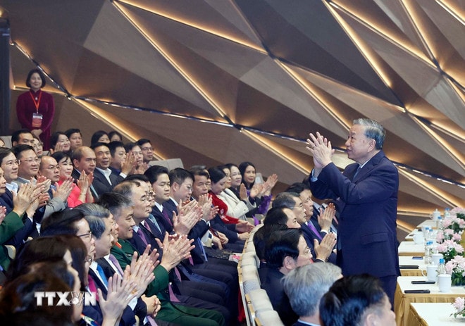 ttxvn-tong-bi-thu-to-lam-du-chuong-trinh-ho-chi-minh-hanh-trinh-khat-vong-2025-8495081-2.jpg
