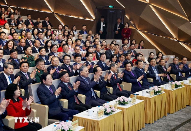 ttxvn-tong-bi-thu-to-lam-du-chuong-trinh-ho-chi-minh-hanh-trinh-khat-vong-2025-8495081-4.jpg