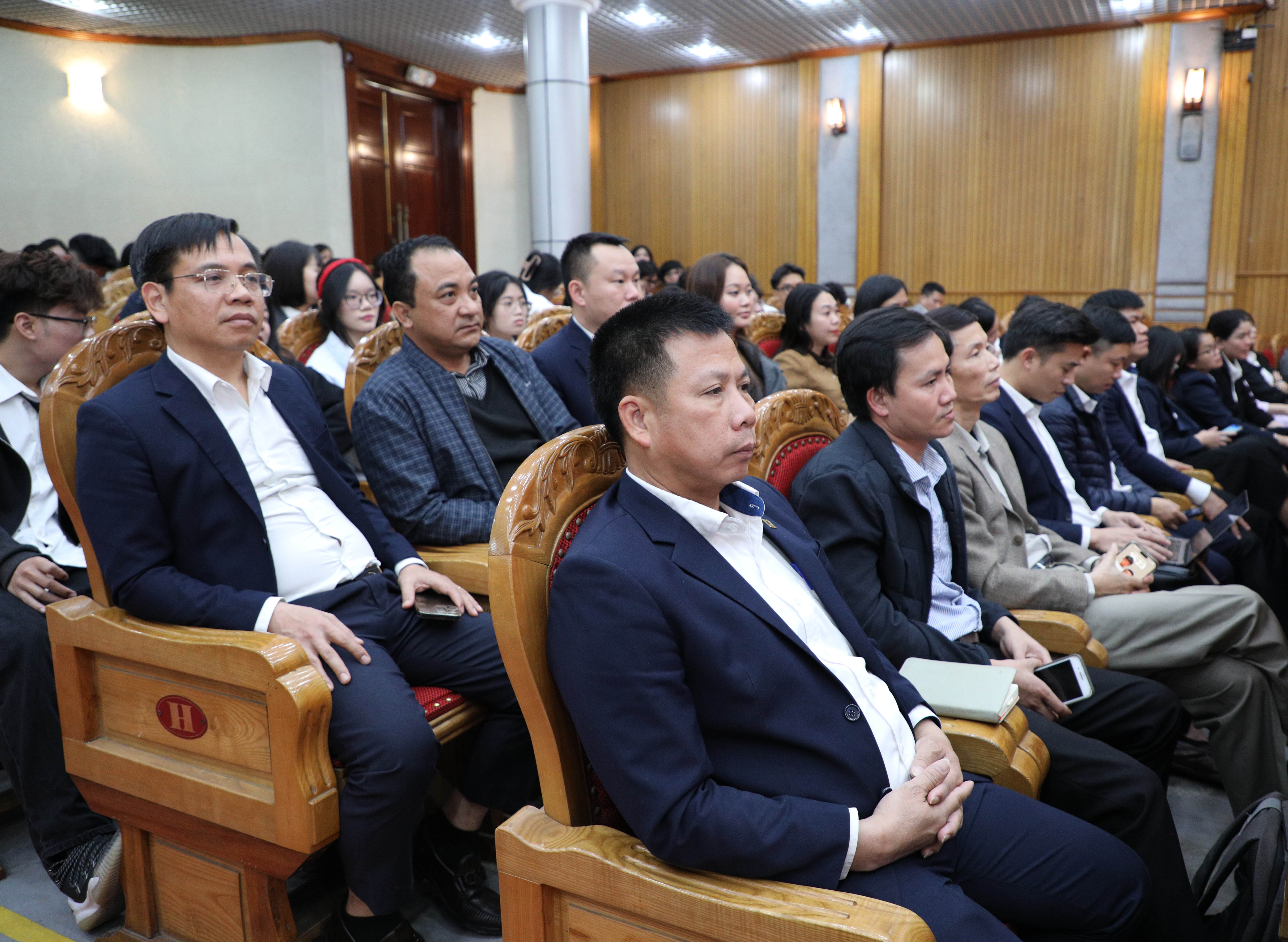 Các đại biểu dự hội thảo