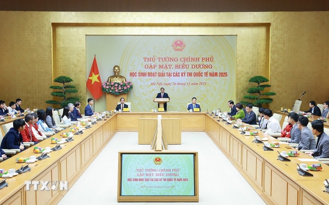 Thủ tướng Phạm Minh Chính gặp mặt, biểu dương học sinh đoạt giải tại các kỳ thi quốc tế năm 2025. (Ảnh: Dương Giang/TTXVN) ttxvn-thu-tuong-bieu-duong-hoc-sinh-doat-giai-tai-cac-ky-thi-quoc-te-2.jpg