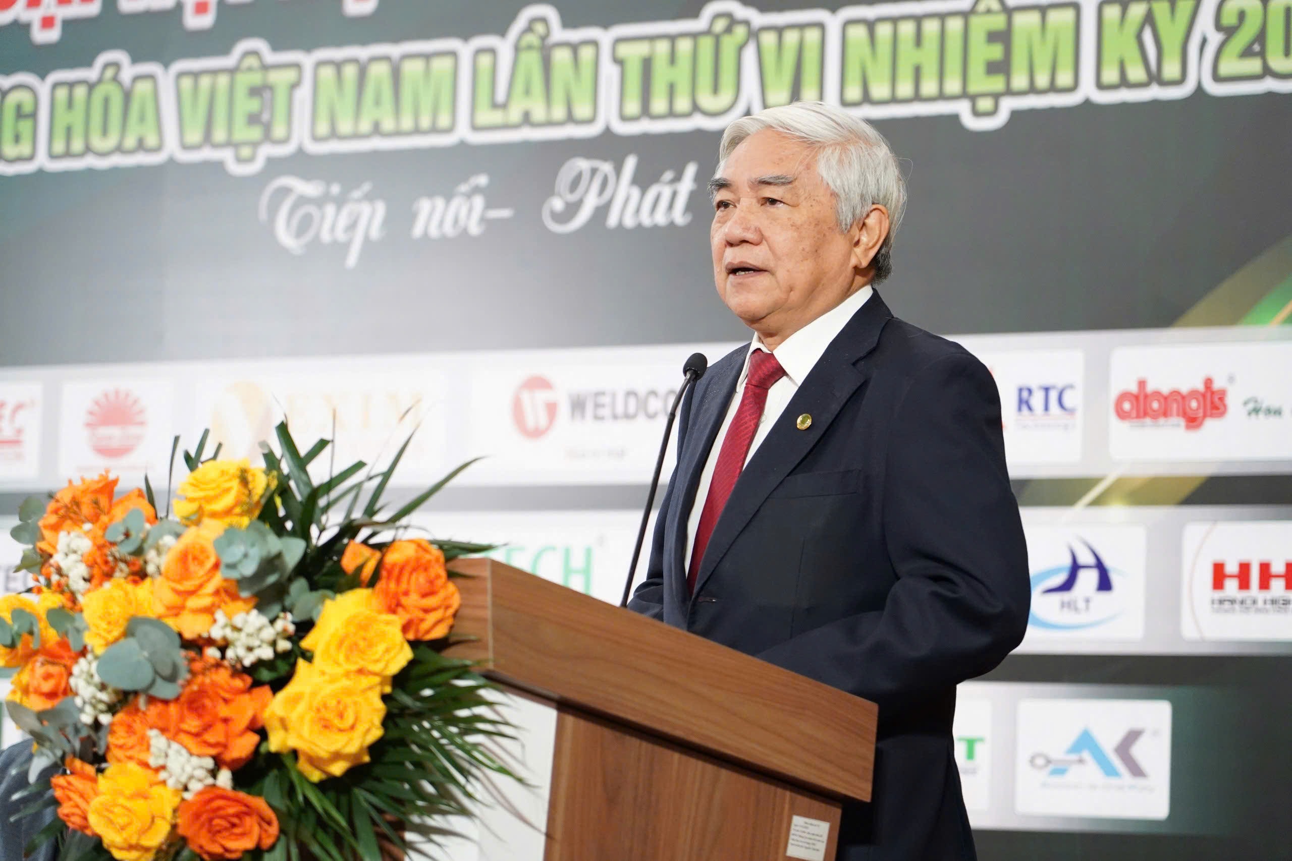  Nguyên Ủy viên Trung ương Đảng, nguyên Bộ trưởng Bộ Khoa học và Công nghệ, Chủ tịch Hội Tự động hóa Việt Nam TS. Nguyễn Quân phát biểu tại Đại hội. Ảnh: Hải Dương