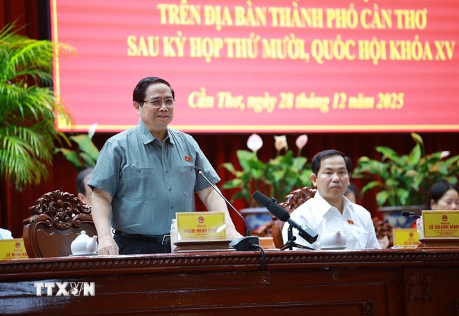 Thủ tướng Phạm Minh Chính tiếp xúc cử tri thành phố Cần Thơ chuyên đề về y tế và giáo dục. (Ảnh: Dương Giang/TTXVN) ttxvn-thu-tuong-tiep-xuc-cu-tri-thanh-pho-can-tho-2.jpg