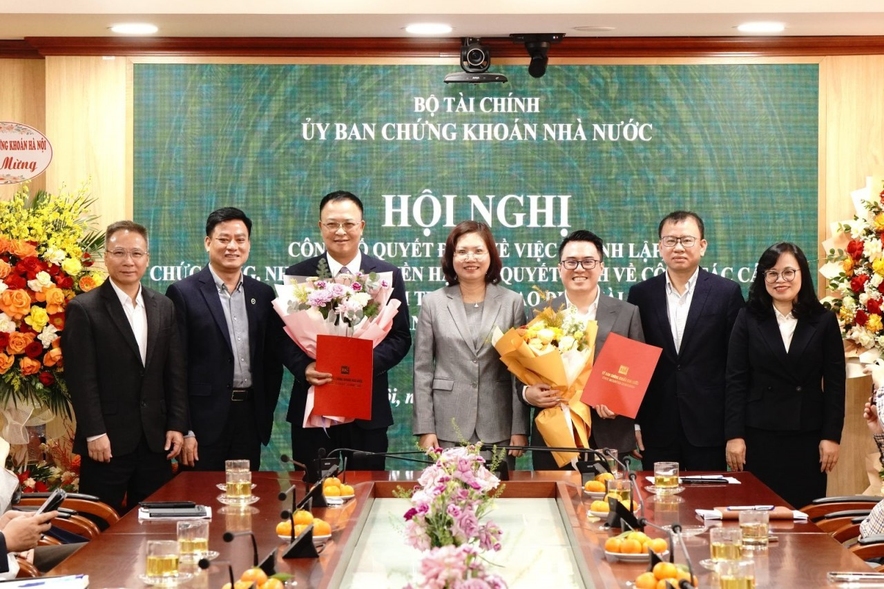 diem-ten-10-su-kien-chung-khoan-noi-bat-nhat-nam-2025-20251227185812.jpg