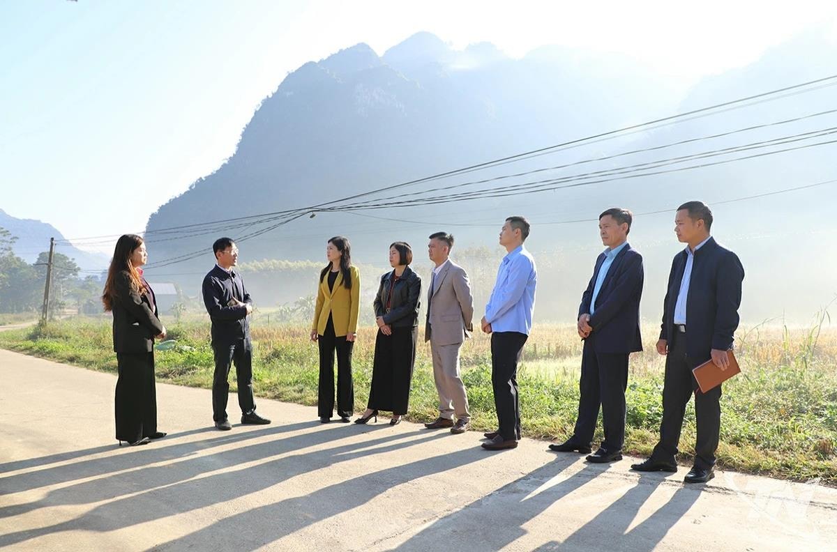 Thường trực HĐND tỉnh khảo sát kết quả giải quyết ý kiến, kiến nghị của cử tri tại các xã Chợ Mới, Kim Phượng, Định Hoá, Phú Đình