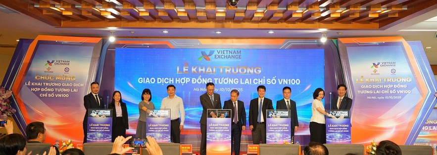 vn100-cac-lanh-dao-thuc-hien-nghi-thuc-khai-truong20251227175718.jpg