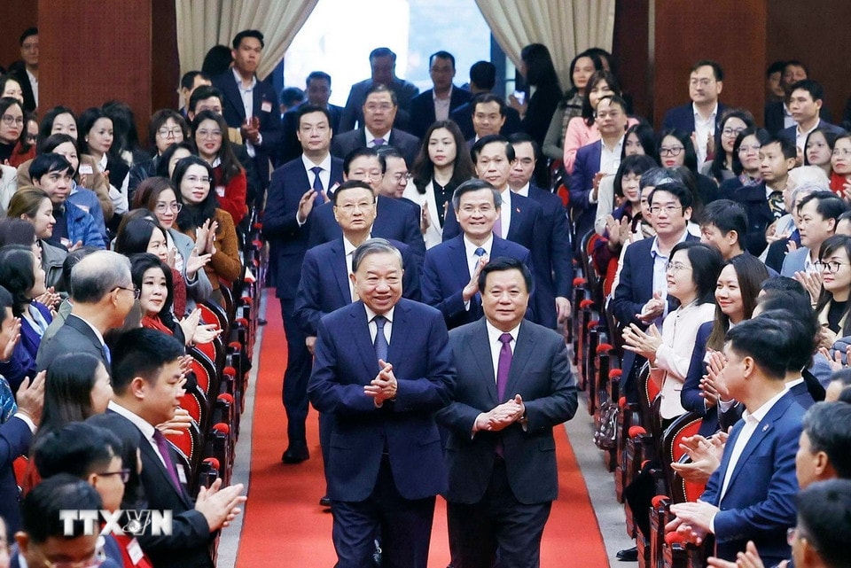 Tổng Bí thư Tô Lâm và các đại biểu đến dự hội nghị. (Ảnh: Thống Nhất/TTXVN)