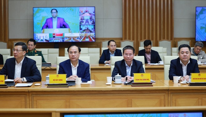 vna-potal-thu-tuong-chu-tri-hoi-nghi-so-ket-trien-khai-xay-dung-nha-cho-nhan-dan-bi-thiet-hai-do-bao-lu-tai-khu-vuc-mien-trung-8502532.jpg