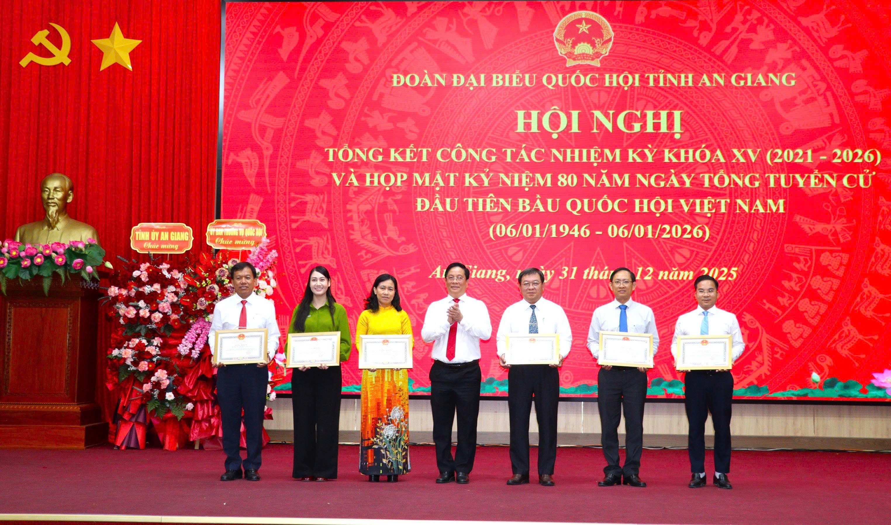 bang khen 1