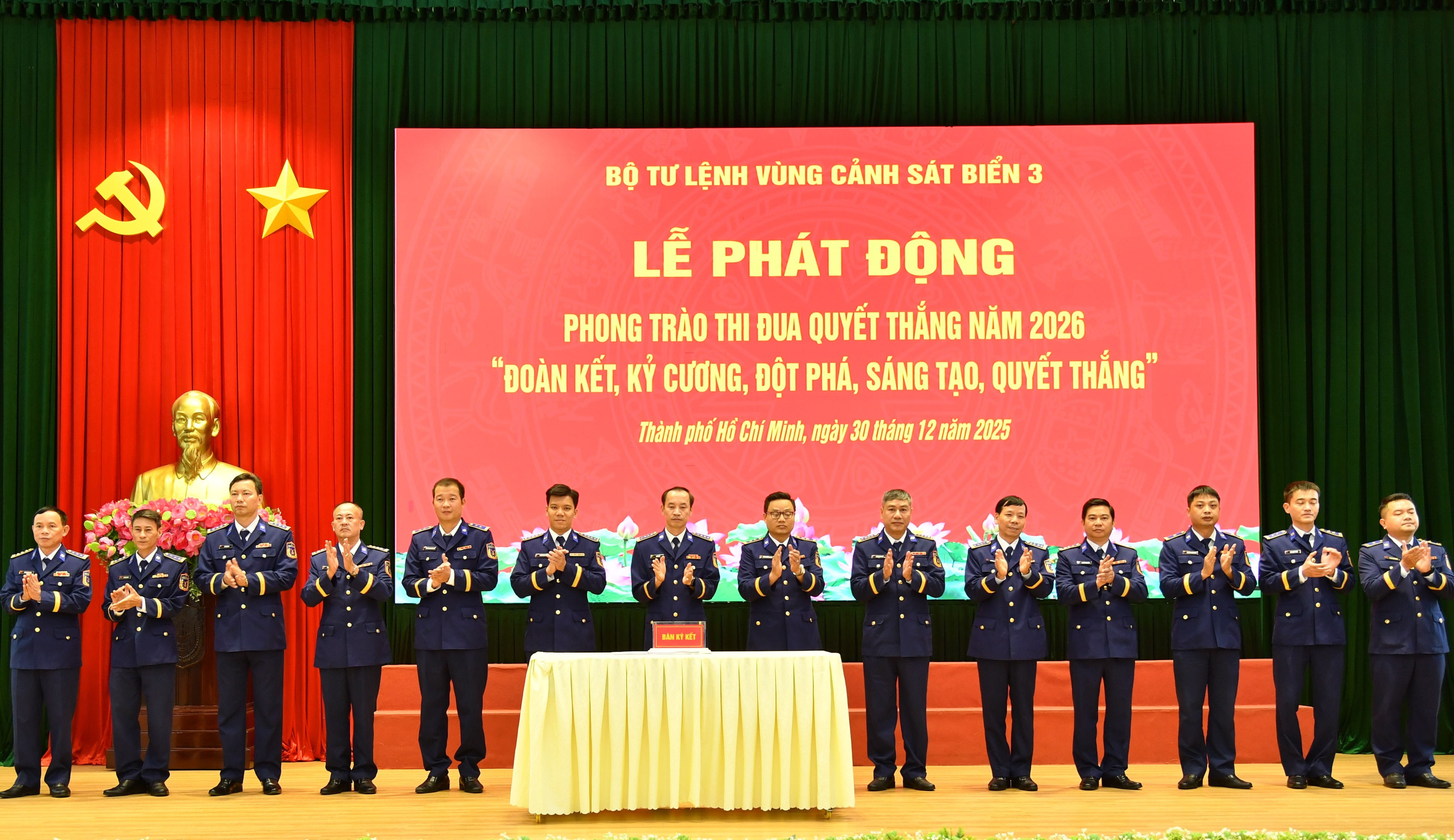 Các đơn vị ký giao ước thi đua