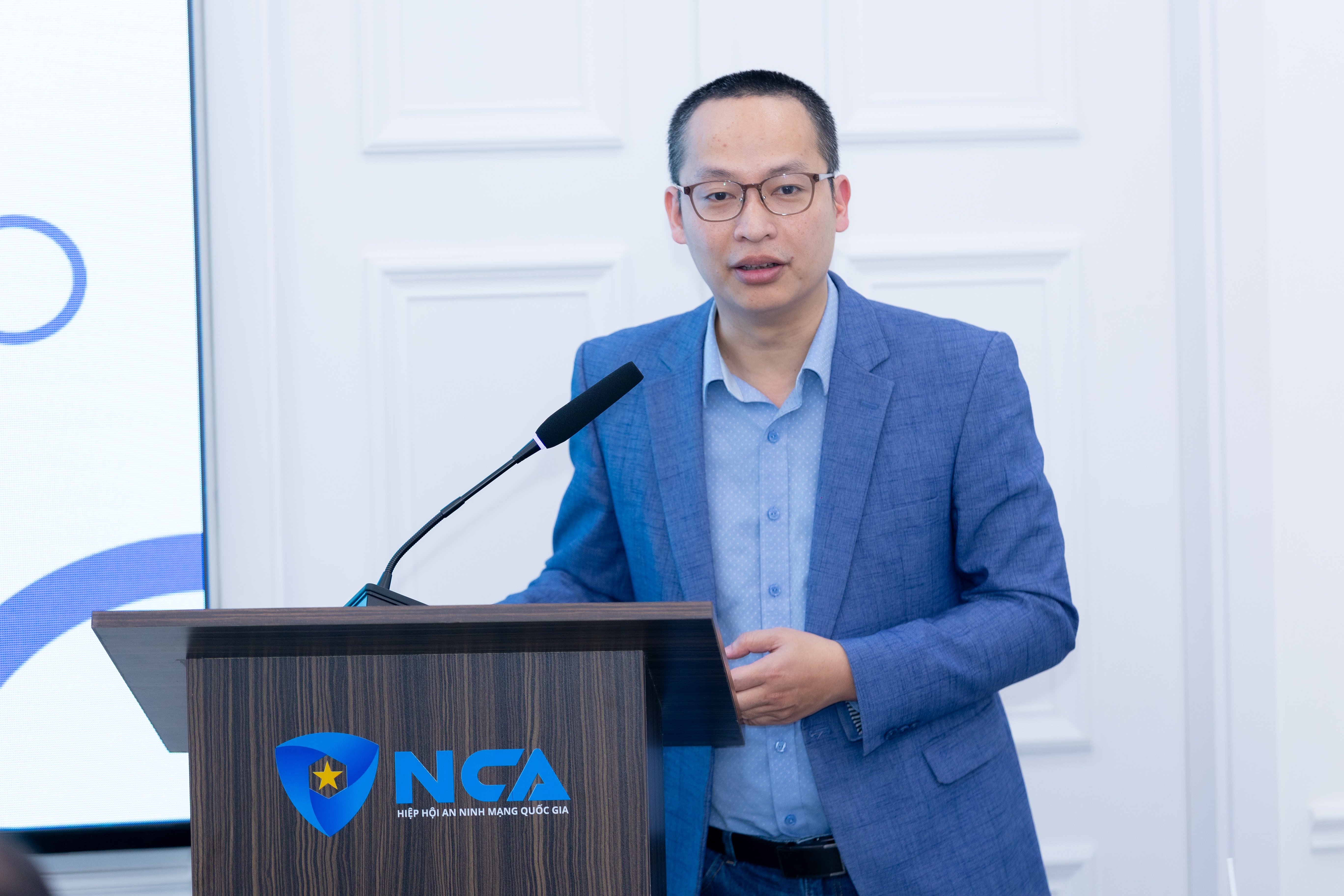 hieu5239.jpg