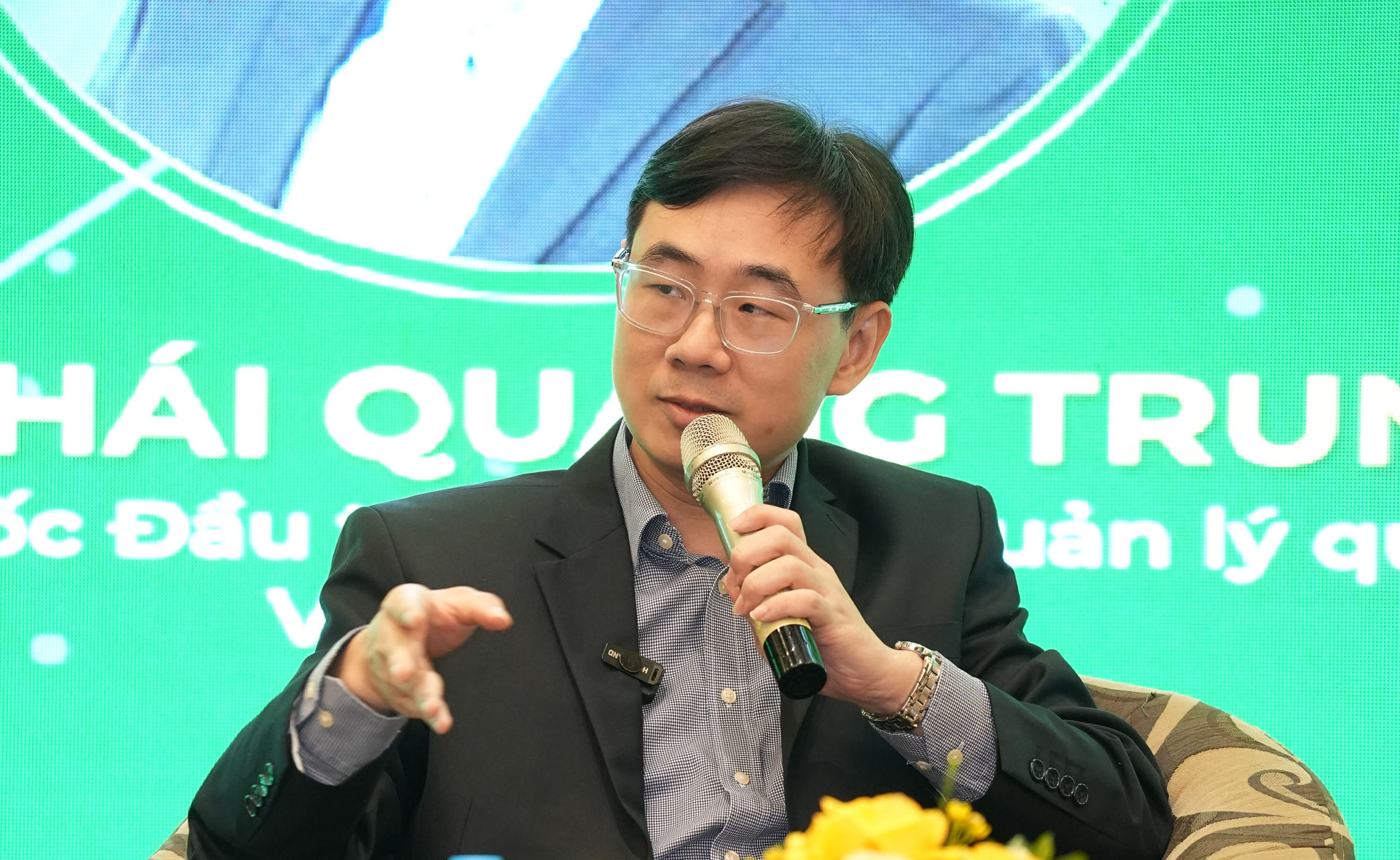 xu-huong-dau-tu-nam-2026-chon-vang-chung-khoan-bat-dong-san-hay-giu-tien-trong-ngan-hang_69563de000f3b.jpg