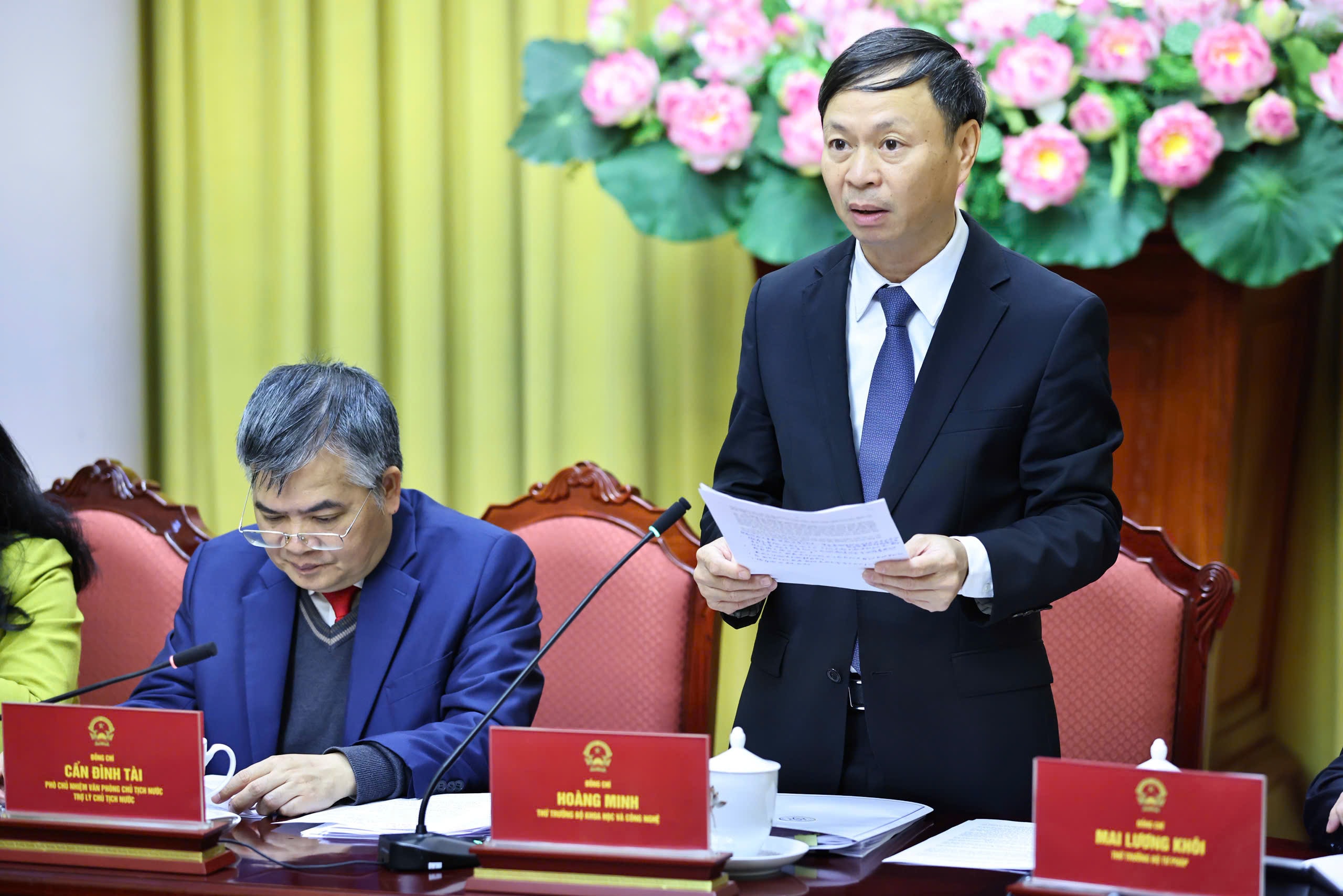 Thứ trưởng Bộ Khoa học và Công nghệ Hoàng Minh giới thiệu các luật mới trong lĩnh vực khoa học - công nghệ