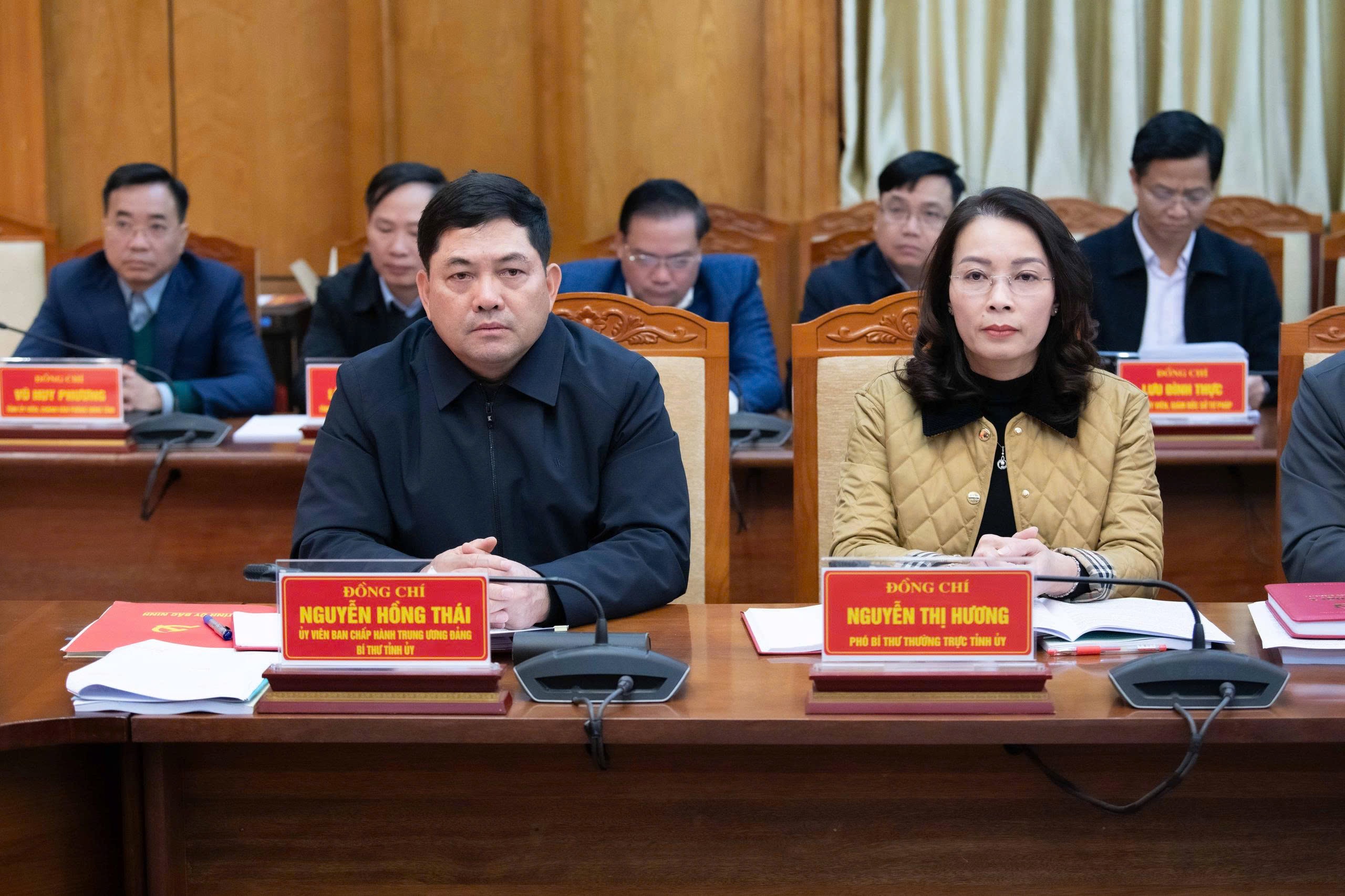 Các đại biểu tham dự cuộc làm việc