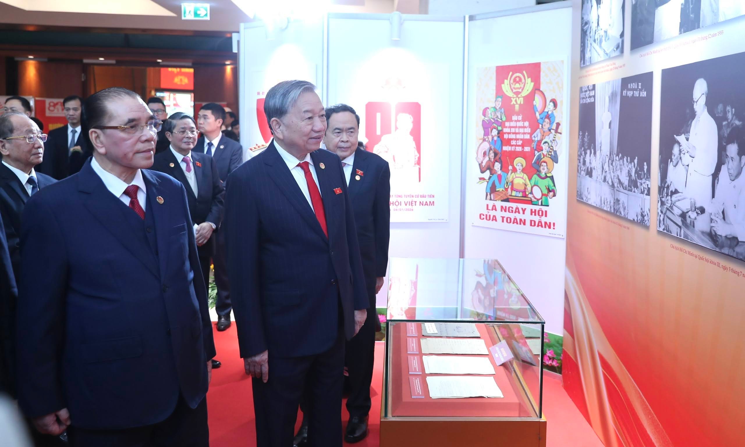 Tổng bí thư Tô Lâm, Nguyên Tổng bí thư Nông Đức Mạnh, Chủ tịch Quốc hội Trần Thanh Mẫn và các đại biểuz7401552884553_dd9b7e68db226f50172a4dc7e59bb971