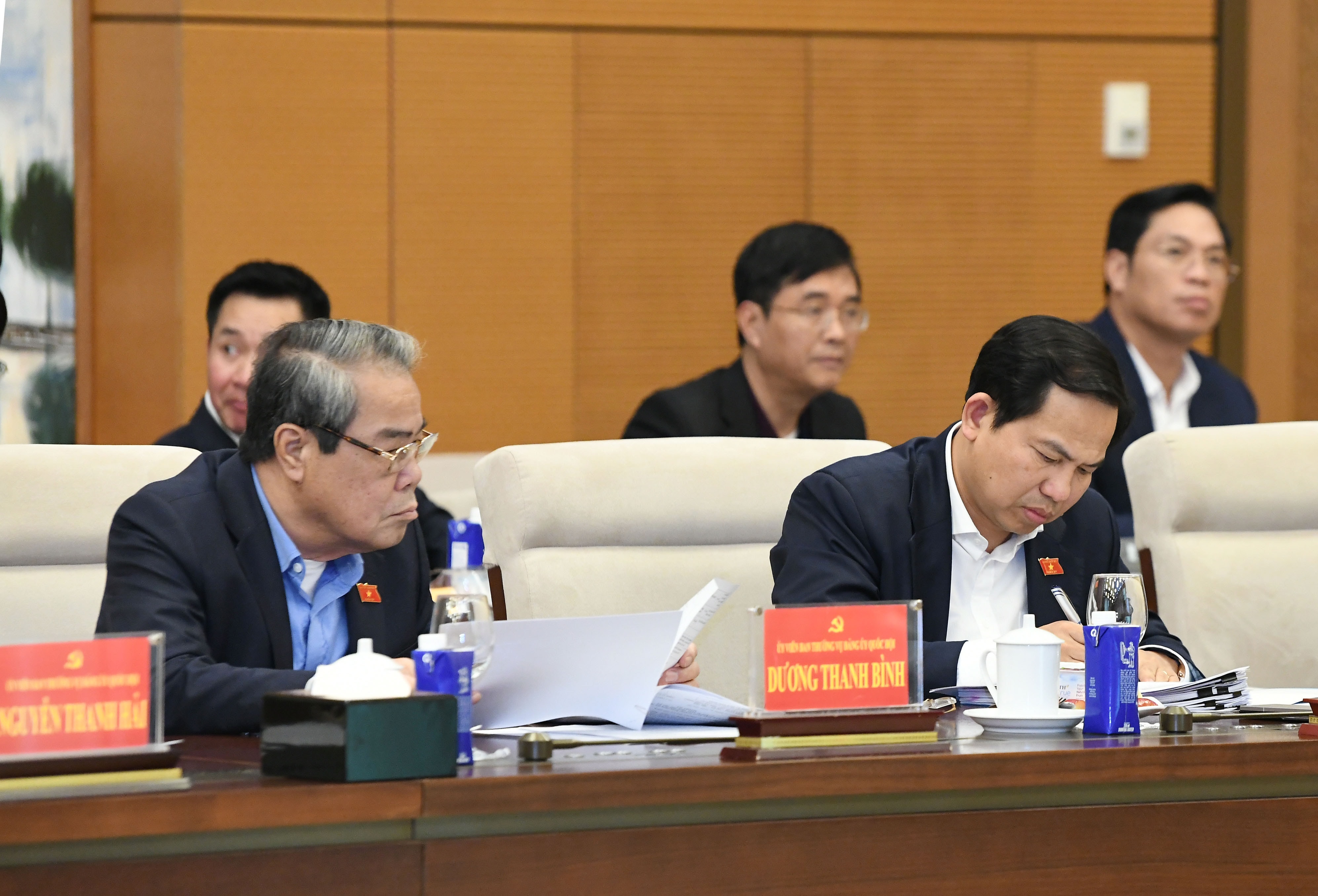 Các đaị biểu tham dự phiên họp.3