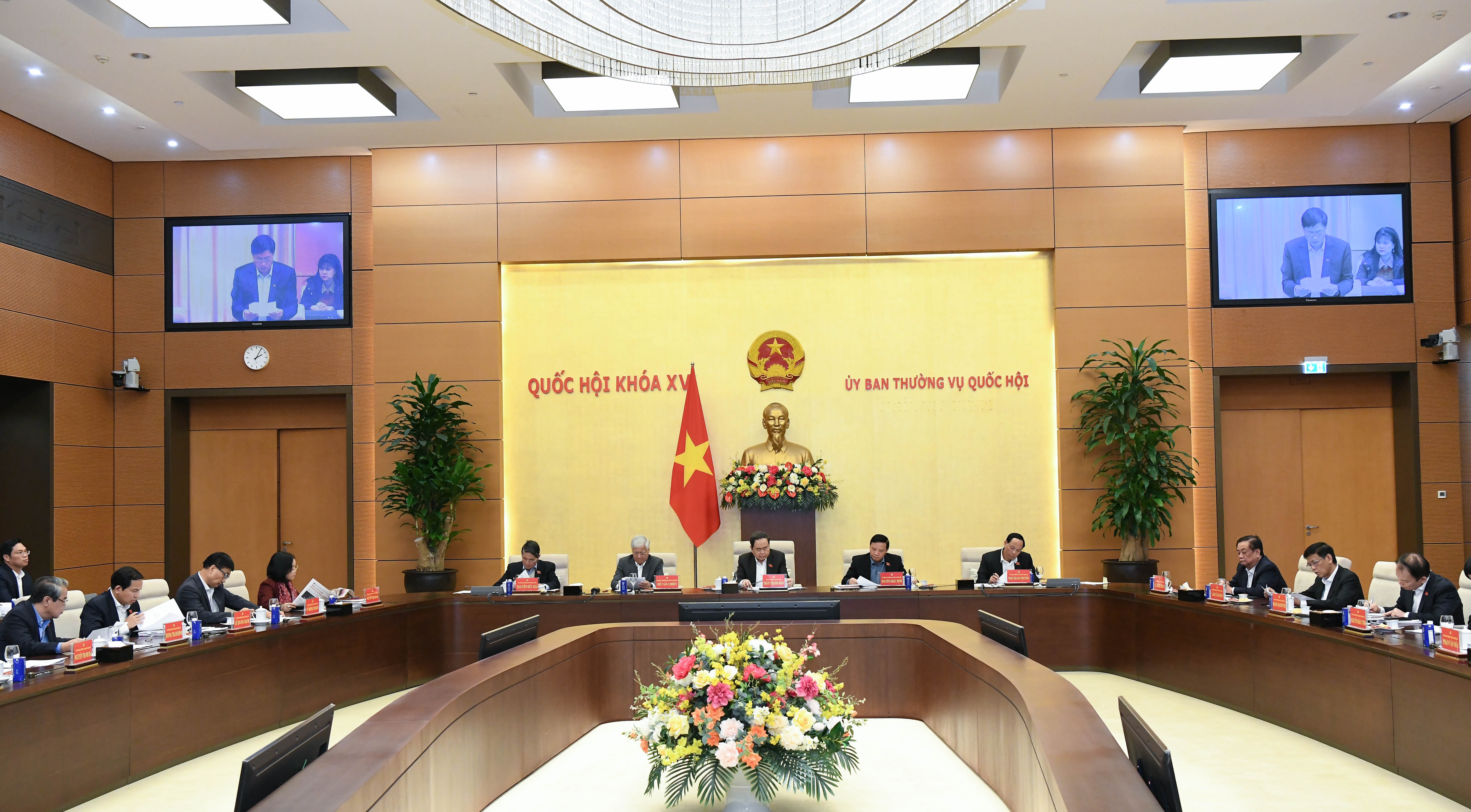 Quang cảnh cuộc họp.1