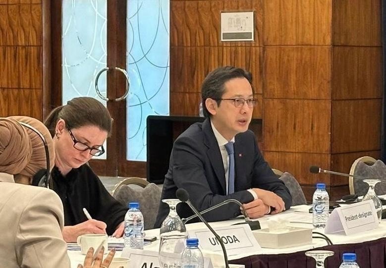 Ambassador Do Hung Viet, Permanent Representative of Vietnam to the United Nations and President-designate of the 11th Review Conference of the Treaty on the Non-Proliferation of Nuclear Weapons, chaired a consultation for Middle East and North Africa (MENA) member states (Photo: VNA)