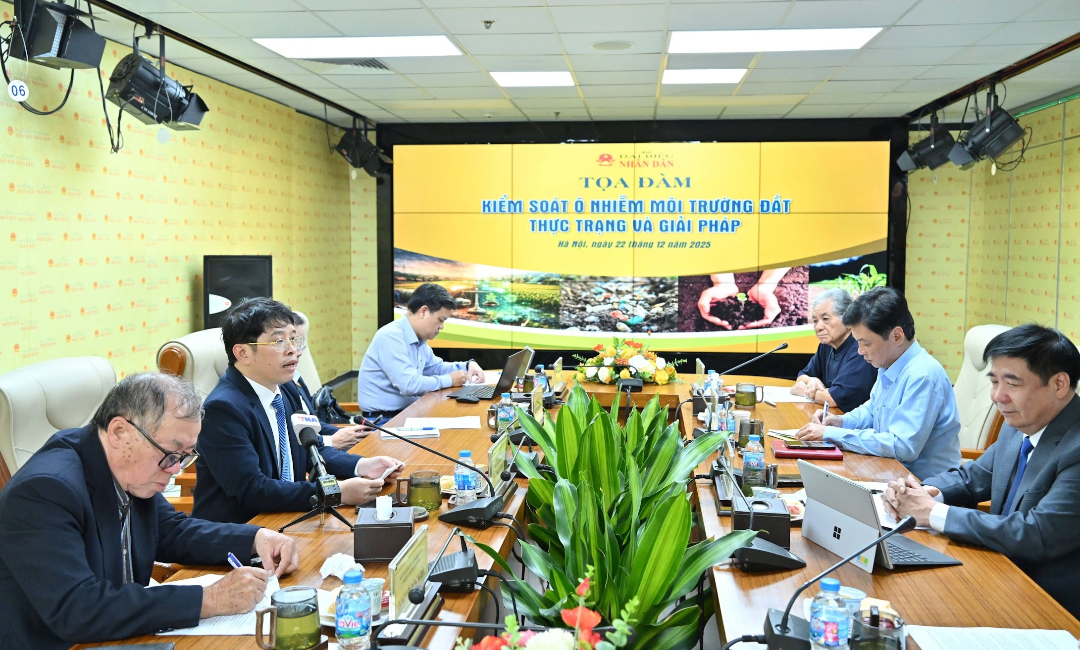 Toàn cảnh tọa đàm