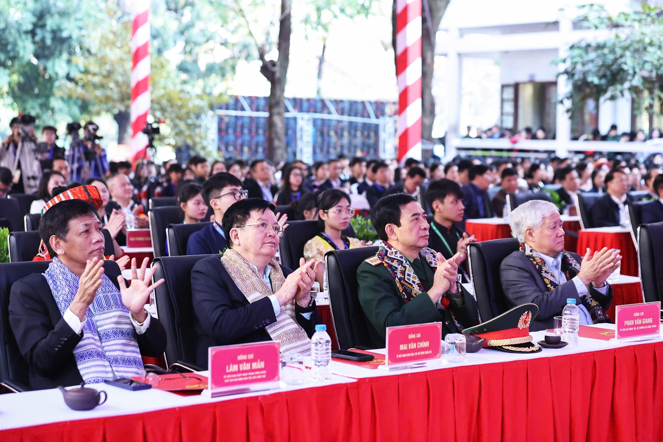 Các đại biểu tham dự Lễ khởi công