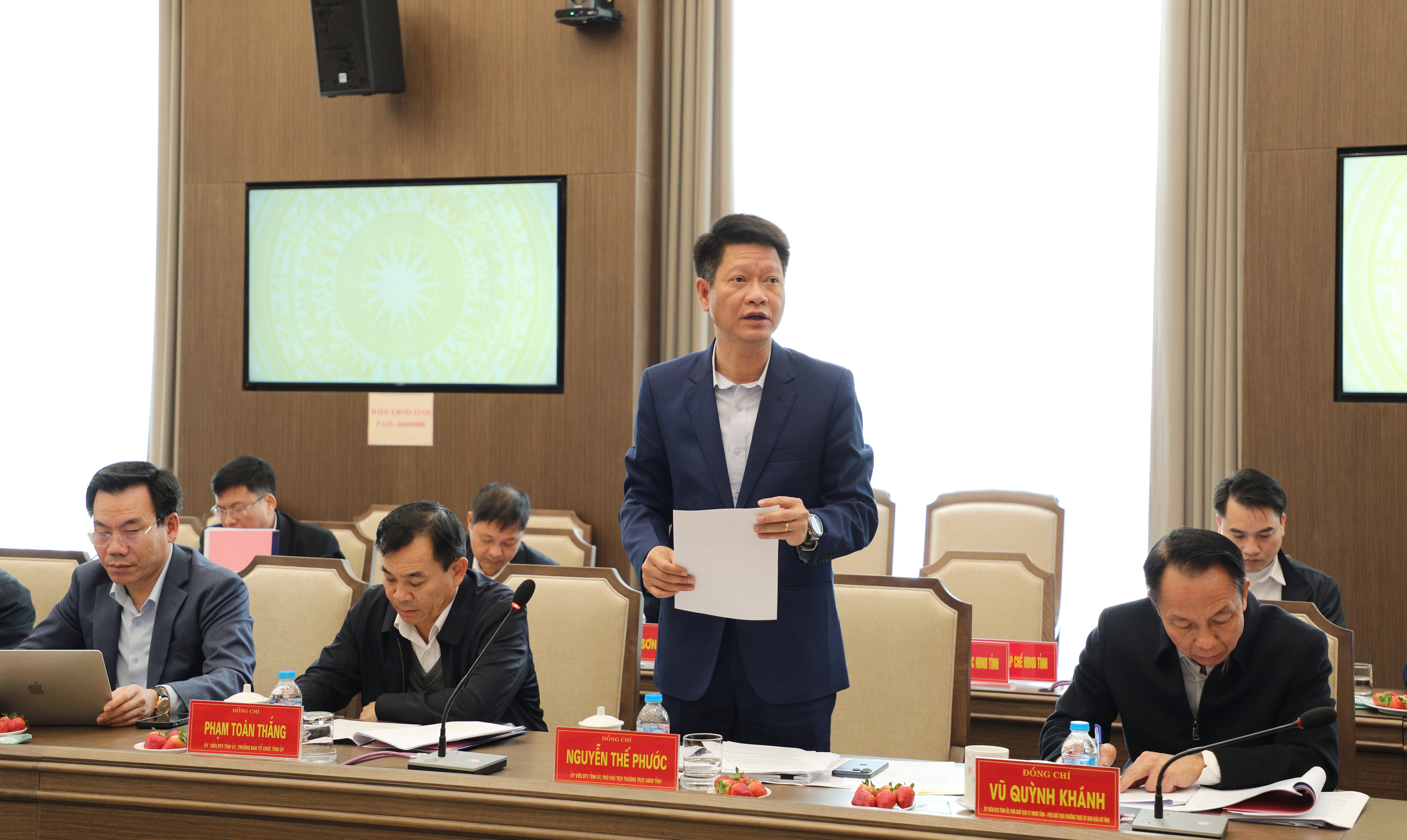 Phó Chủ tịch Thường trực UBND tỉnh Lào Cai Nguyễn Thế Phước phát biểu tại buổi làm việc