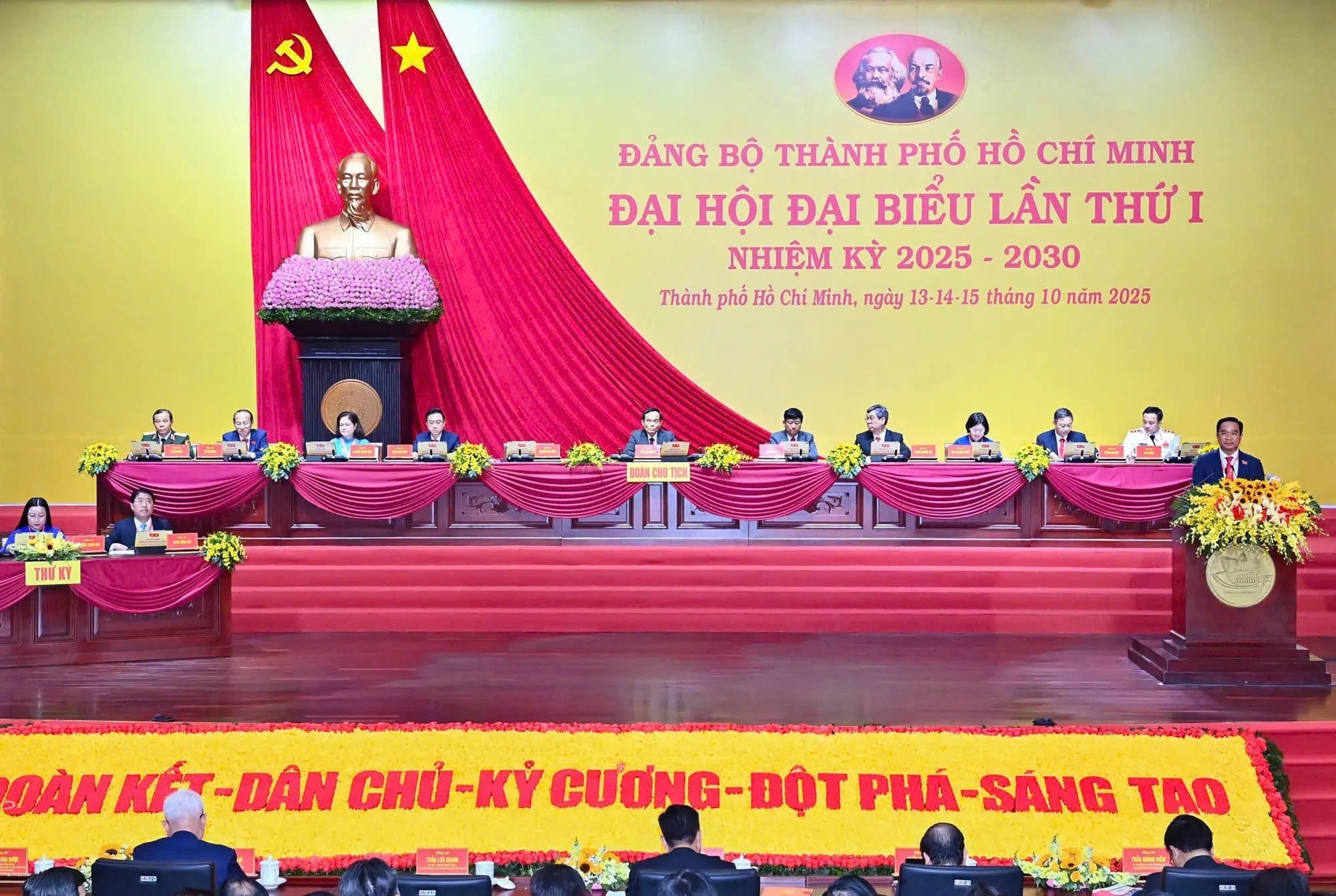 Tại phiên trù bị, Đại hội đã thống nhất 11 đại biểu tham gia Đoàn Chủ tịch. Ảnh BTC ĐẠI HỘI
