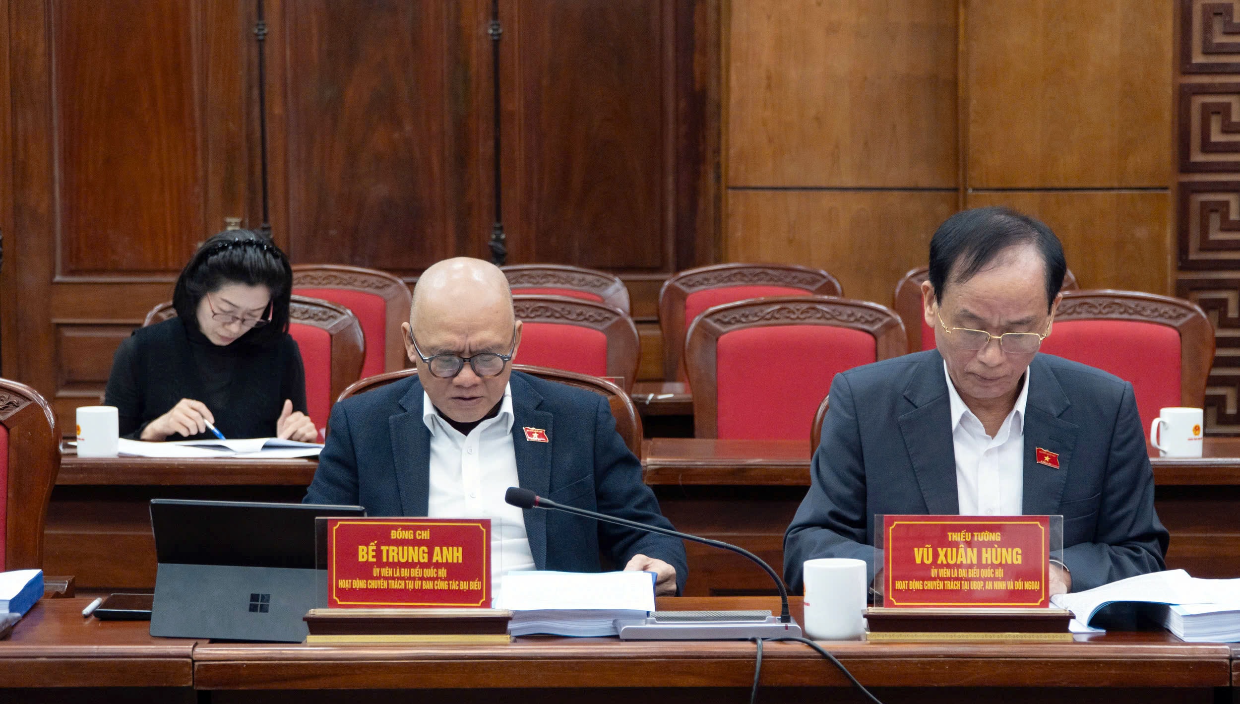 Delegierte, die an der Sitzung teilnehmen (1)