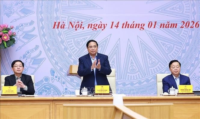 Prime Minister Pham Minh Chinh chairs the sixth meeting of the National Steering Committee for the implementation of Vietnam’s commitments at the 26th United Nations Climate Change Conference of the Parties (COP26) on January 14. (Photo: VNA)