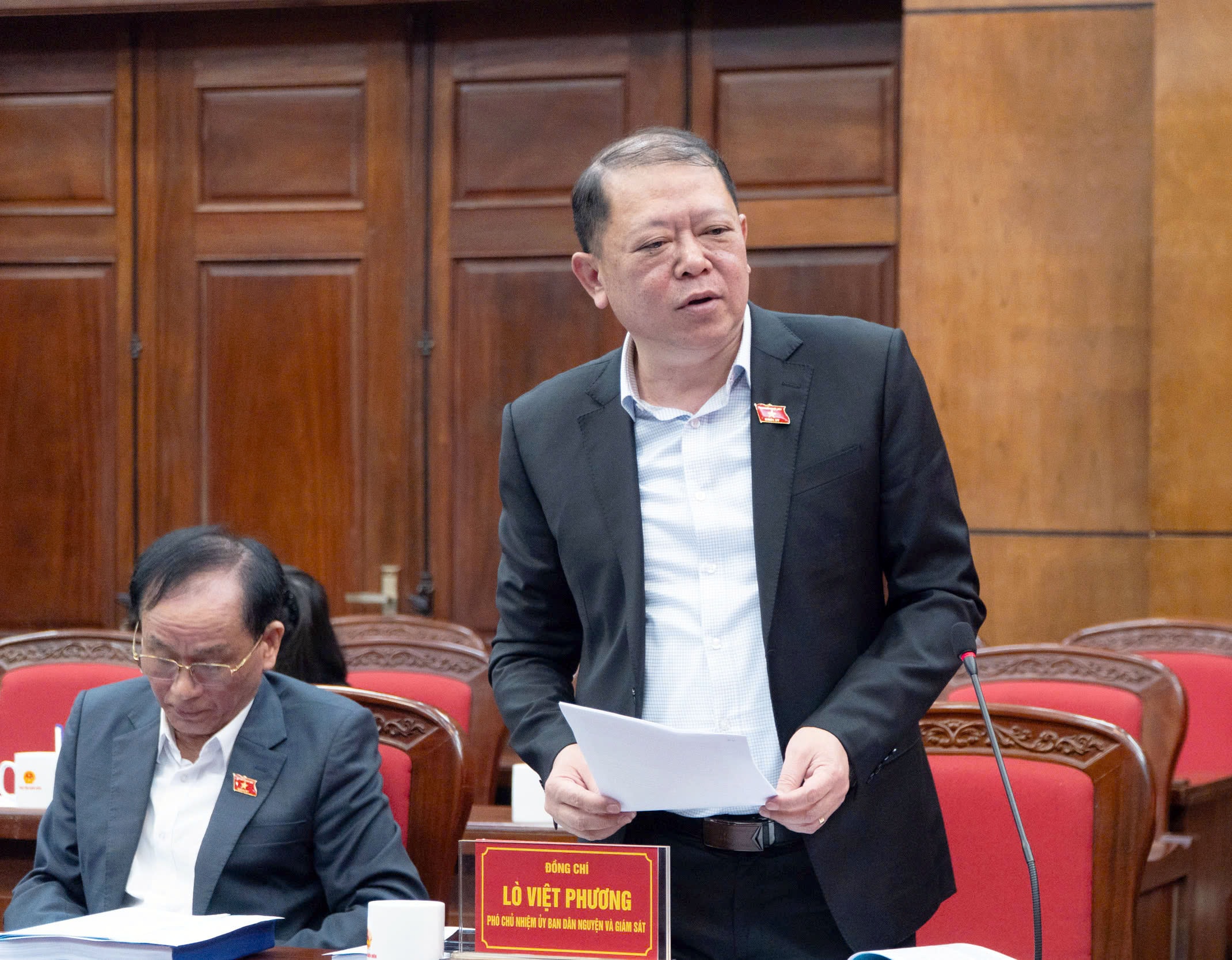 Der stellvertretende Vorsitzende des Ausschusses für Bürgerpetitionen und Aufsicht, Lo Viet Phuong, hielt eine Rede.