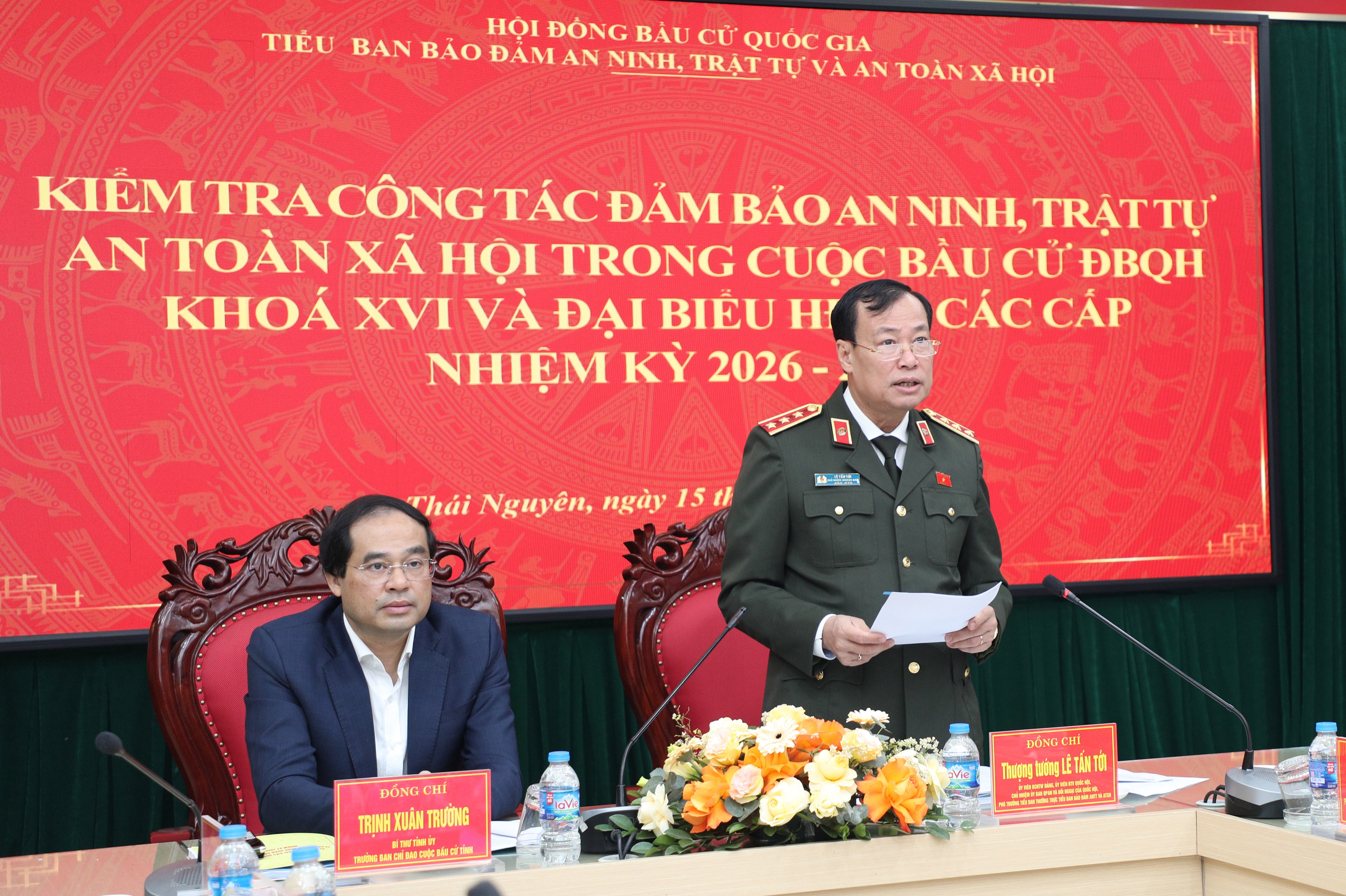 Chủ nhiệm Uỷ ban Quốc phòng An ninh và Đối ngoại, Thượng tướng Lê Tấn Tới phát biểu chỉ đạo tại buổi làm việc