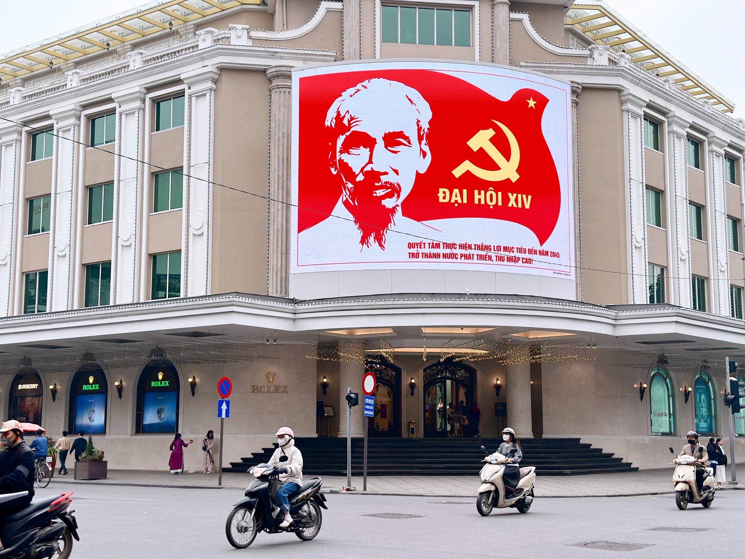 Điểm nhất quán trong chính sách đối ngoại của Việt Nam là nguyên tắc tự chủ chiến lược, cùng với chủ trương hội nhập quốc tế toàn diện. Ảnh: Hồng Nhung