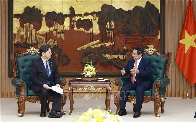 Prime Minister Pham Minh Chinh receives Japan’s Minister of Internal Affairs and Communications Hayashi Yoshimasa in Hanoi on January 15, 2026. Photo: VNA