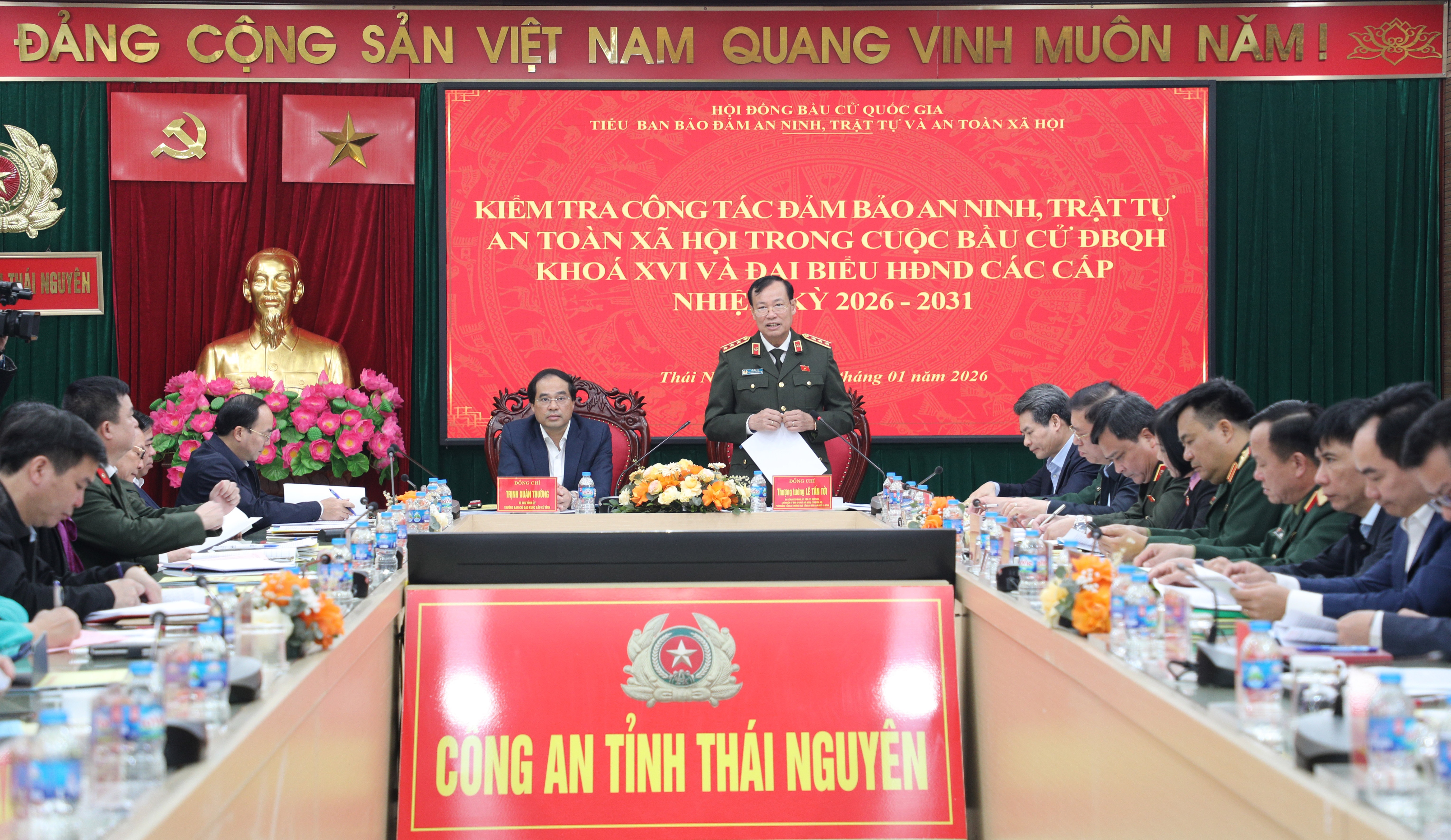 Toàn cảnh buổi làm việc