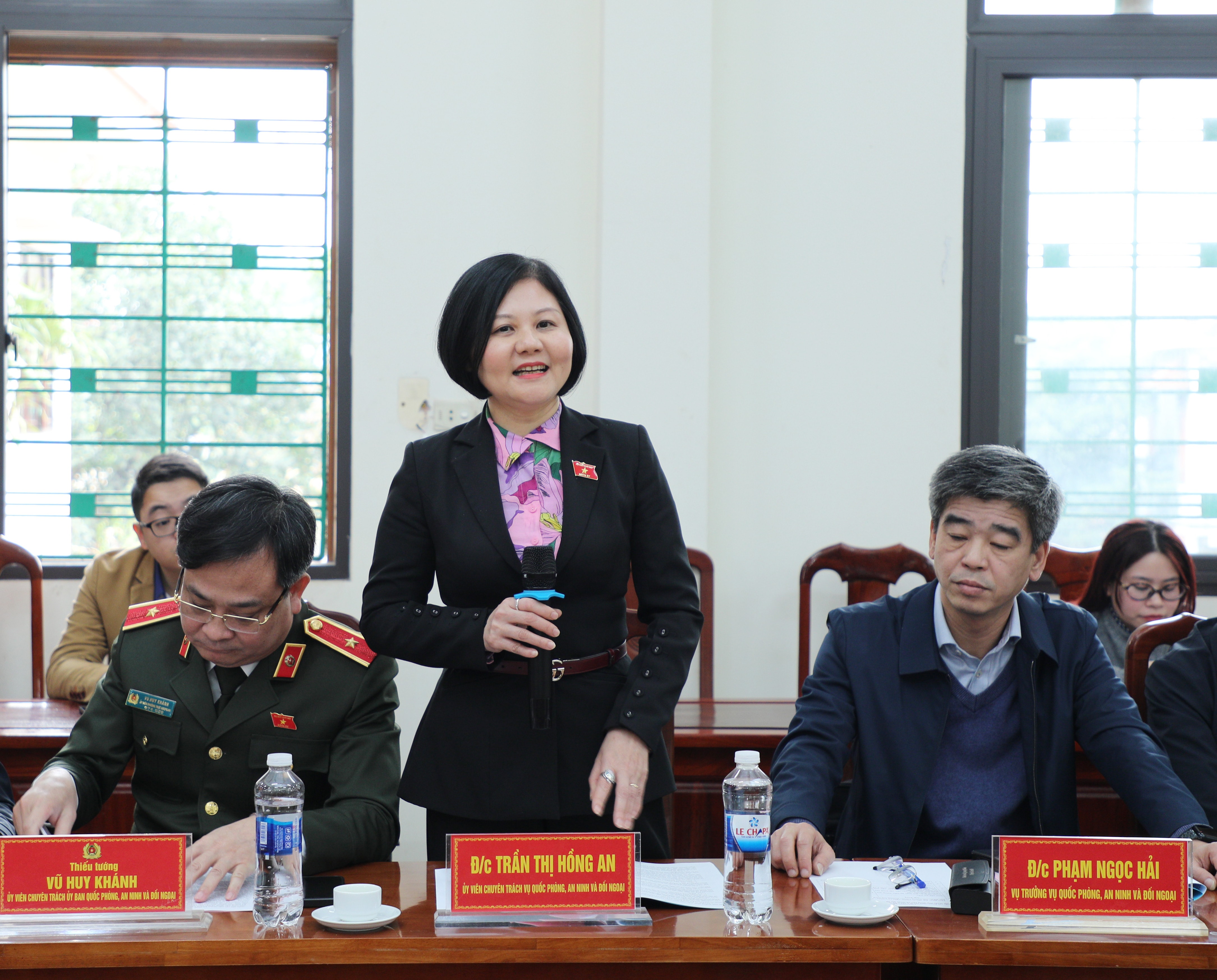 Uỷ viên chuyên trách Uỷ ban Quốc phòng An ninh và Đối ngoại Trần Thị Hồng An phát biểu tại buổi làm việc