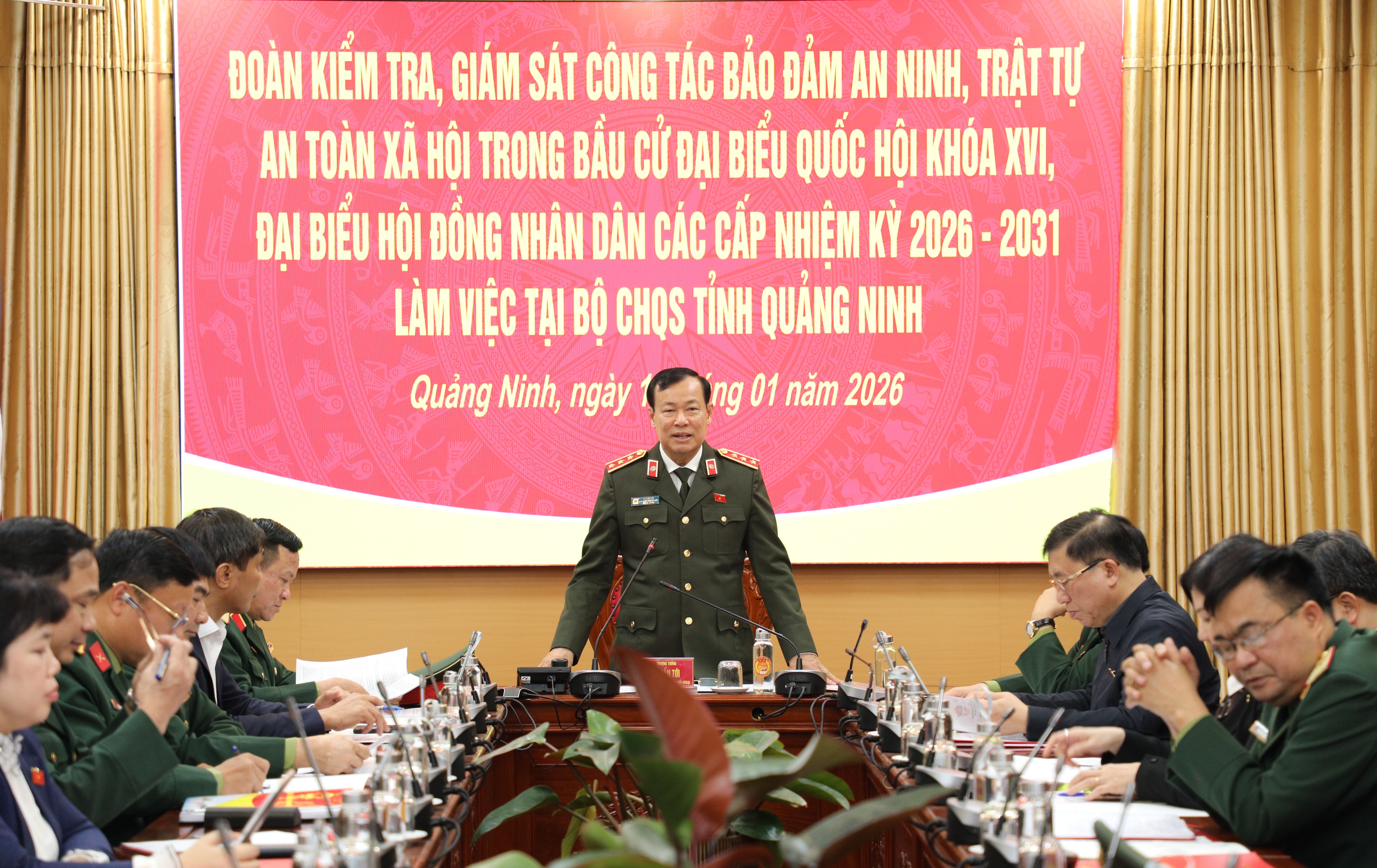 Chủ nhiệm Uỷ ban Quốc phòng An ninh và Đối ngoại, Thượng tướng Lê Tấn Tới làm việc với Bộ Chỉ huy quân sự tỉnh Quảng Ninh