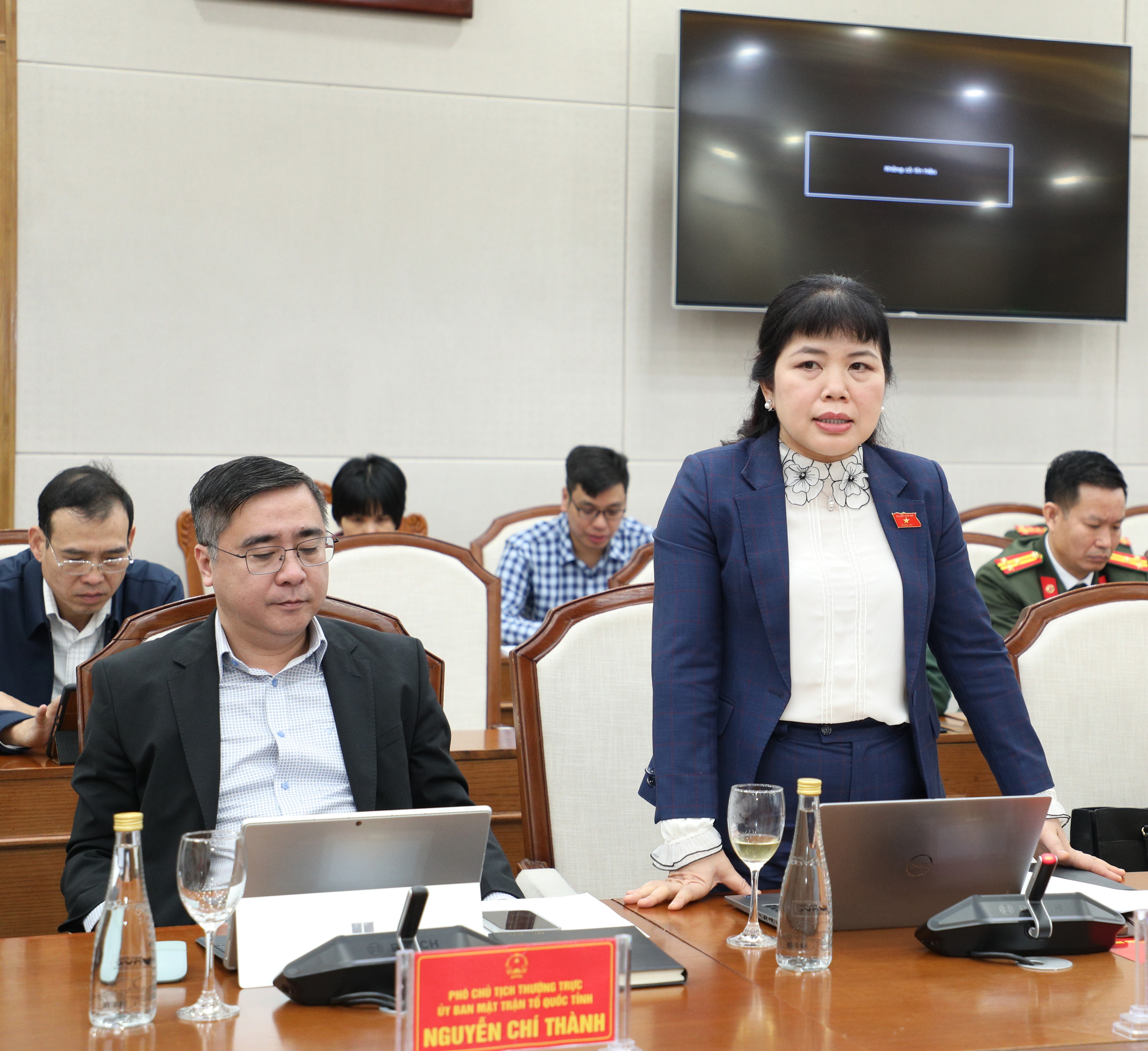 Phó Trưởng Đoàn chuyên trách Đoàn ĐBQH tỉnh Quảng Ninh Nguyễn Thị Thu Hà phát biểu tại buổi làm việc