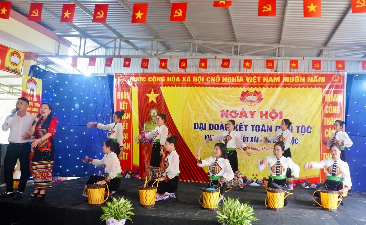 Hoạt động văn hóa, văn nghệ tại Ngày hội Đại đoàn kết toàn dân tộc ở vùng đồng bào DTTS Nghệ An.