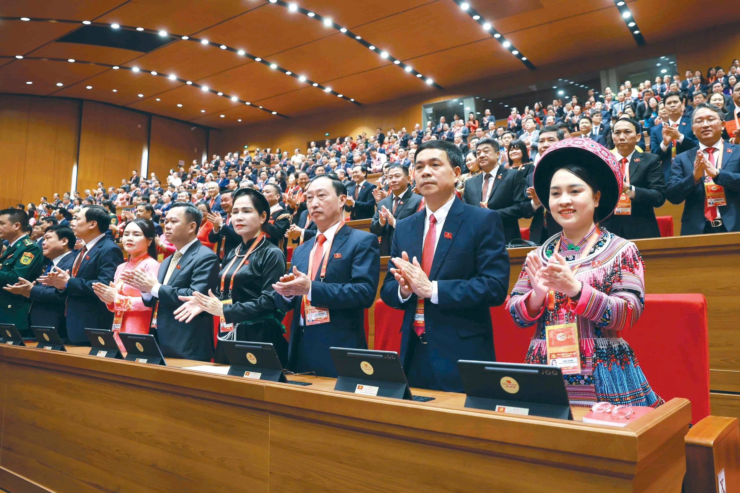 Các đại biểu dự phiên khai mạc Đại hội XIV của Đảng