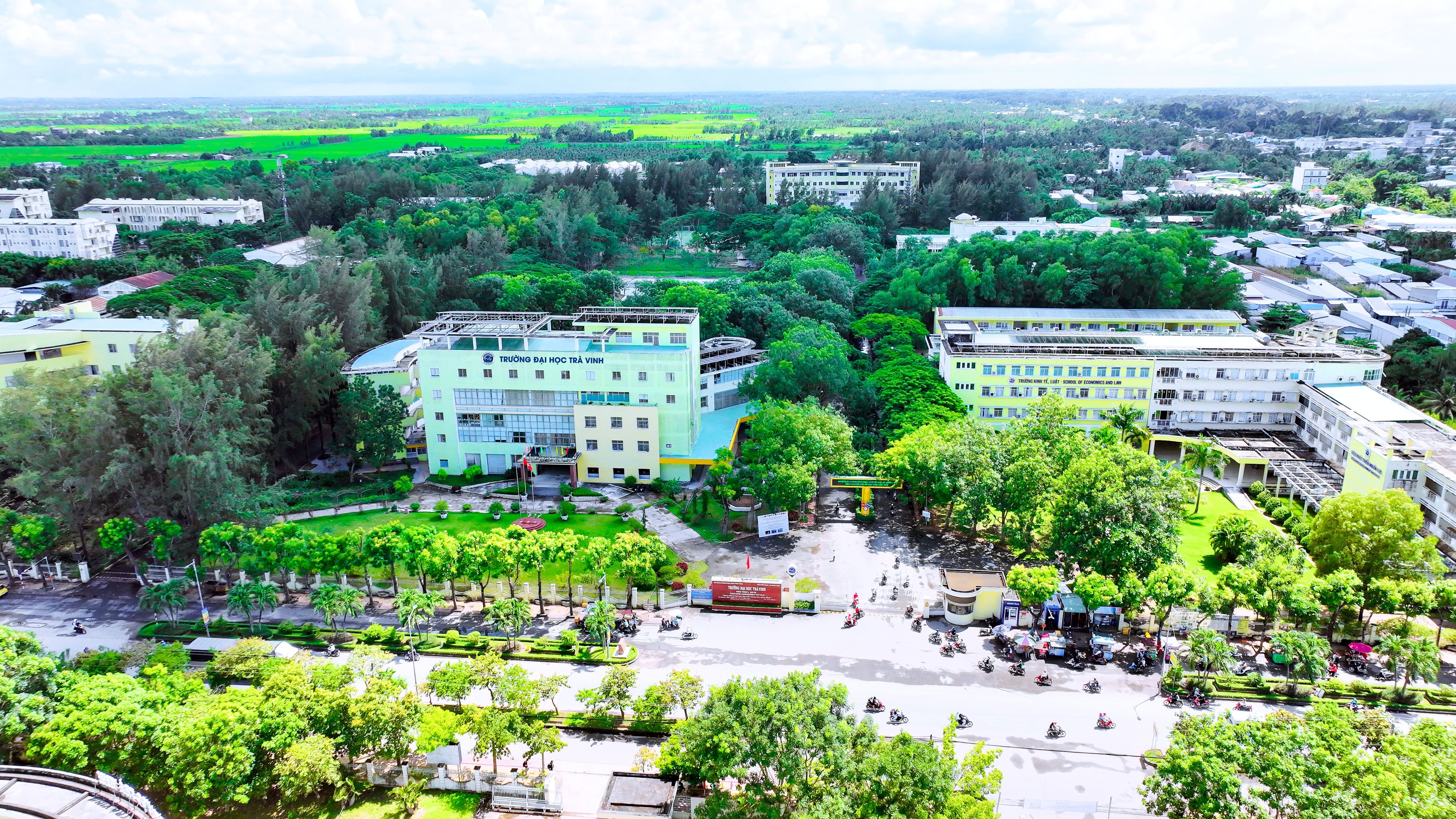 ANH 1- TRUONG DH TRA VINH