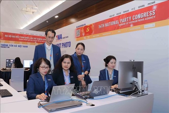 After three days of the Congress, the VNA has produced and supplied more than 200 Vietnamese-language articles, over 1,500 photographs, nearly 400 reports in five foreign languages, 60 videos and dozens of infographics. (Photo: VNA) vna-2.jpg