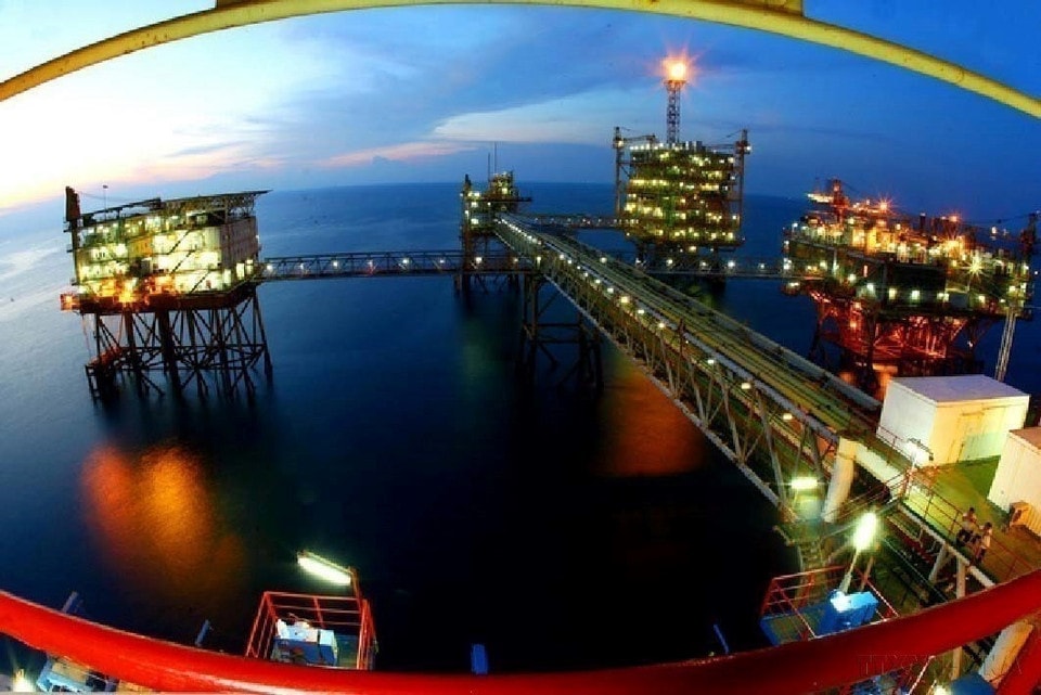 Oil and gas is a key economic sector, making significant contributions to the country’s industrialisation and modernisation. (Photo: VNA)