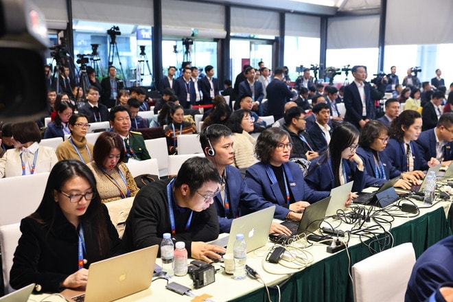 At the press conference (Photo: VNA) press2.jpg