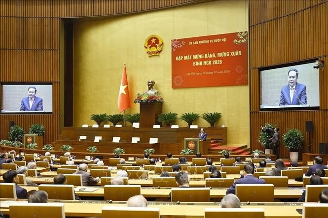NA Chairman Tran Thanh Man speaks at the meeting with former NA leaders, former NA Standing Committee members, former full-time deputies at the central level, and retired officials and civil servants of NA agencies in northern provinces on January 28. (Photo: VNA)