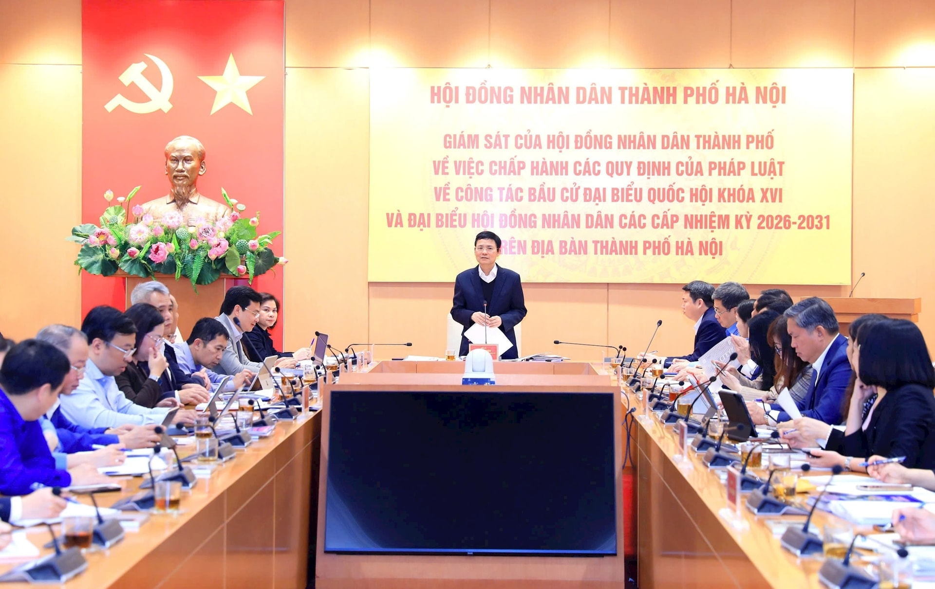 Phó Chủ tịch HĐND thành phố Phạm Quí Tiên phát biểu kết luận. Ảnh H.N.M